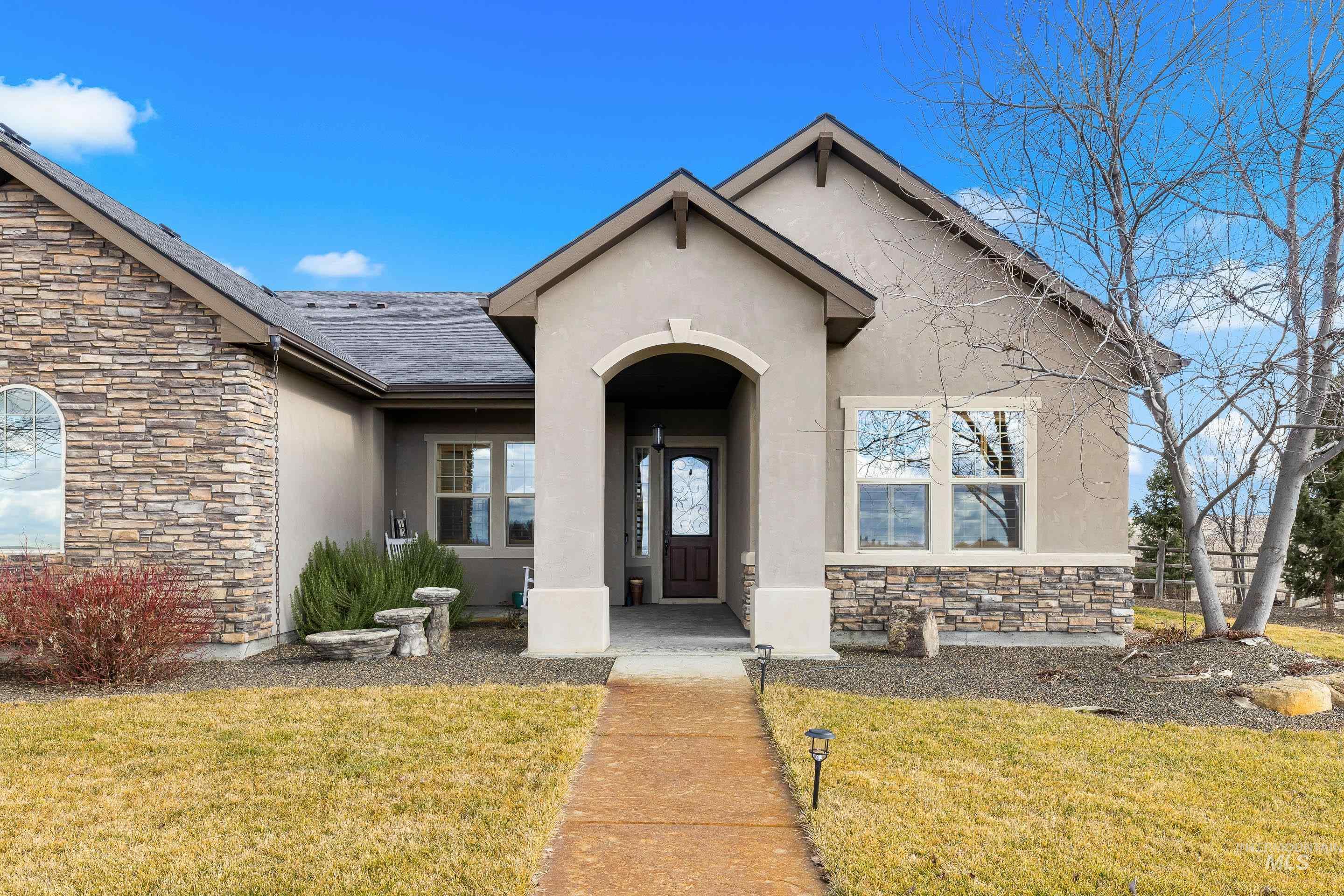 7521 N Grand Ridge Lane, Eagle, Idaho 83616, 3 Bedrooms, 2.5 Bathrooms, Residential For Sale, Price $1,100,000,MLS 98974410