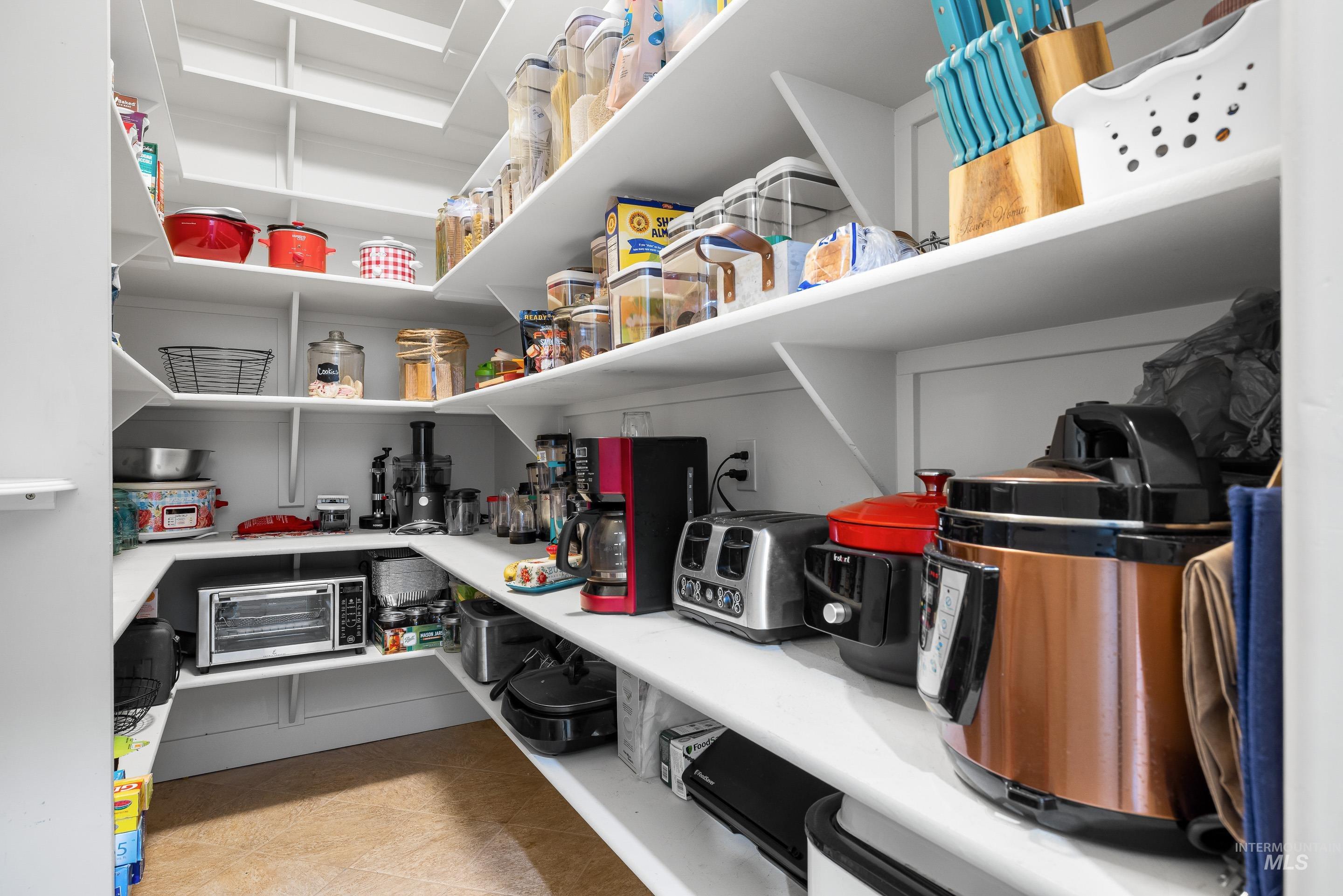 7521 N Grand Ridge Lane, Eagle, Idaho 83616, 3 Bedrooms, 2.5 Bathrooms, Residential For Sale, Price $1,100,000,MLS 98974410