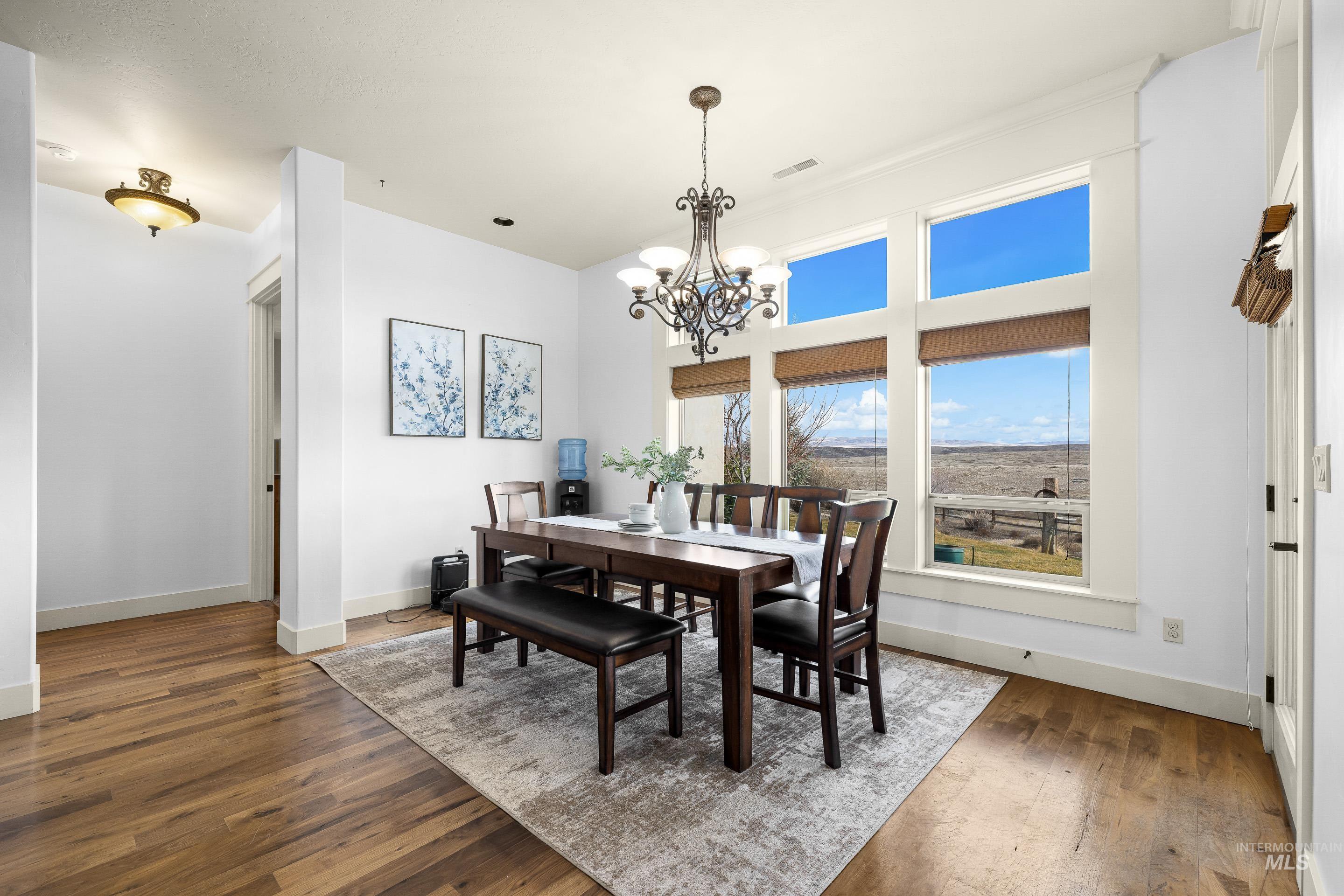 7521 N Grand Ridge Lane, Eagle, Idaho 83616, 3 Bedrooms, 2.5 Bathrooms, Residential For Sale, Price $1,100,000,MLS 98974410