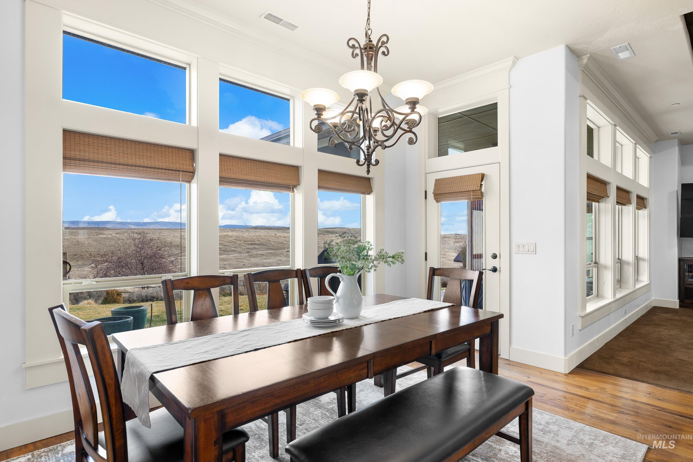 7521 N Grand Ridge Lane, Eagle, Idaho 83616, 3 Bedrooms, 2.5 Bathrooms, Residential For Sale, Price $1,100,000,MLS 98974410