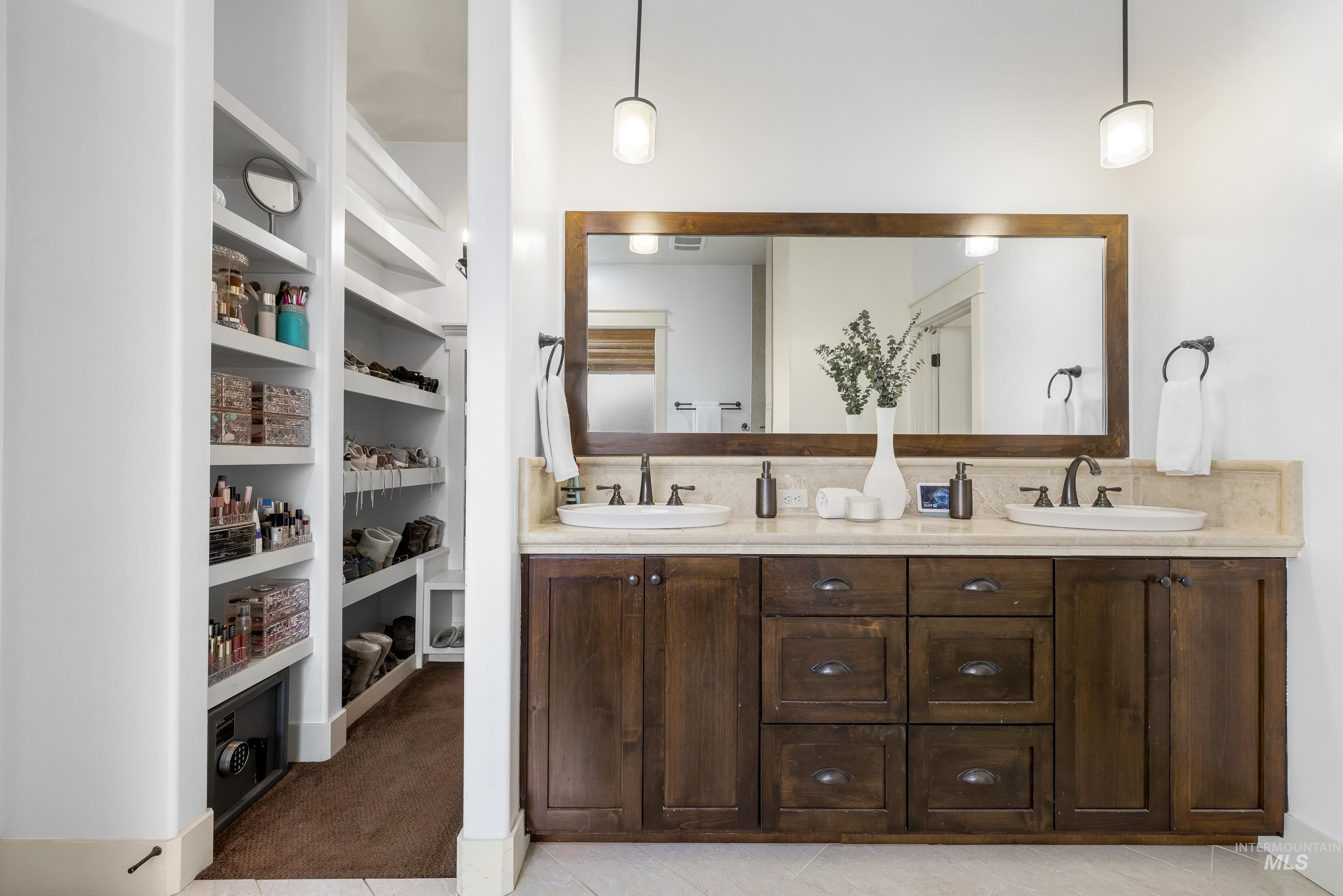 7521 N Grand Ridge Lane, Eagle, Idaho 83616, 3 Bedrooms, 2.5 Bathrooms, Residential For Sale, Price $1,100,000,MLS 98974410