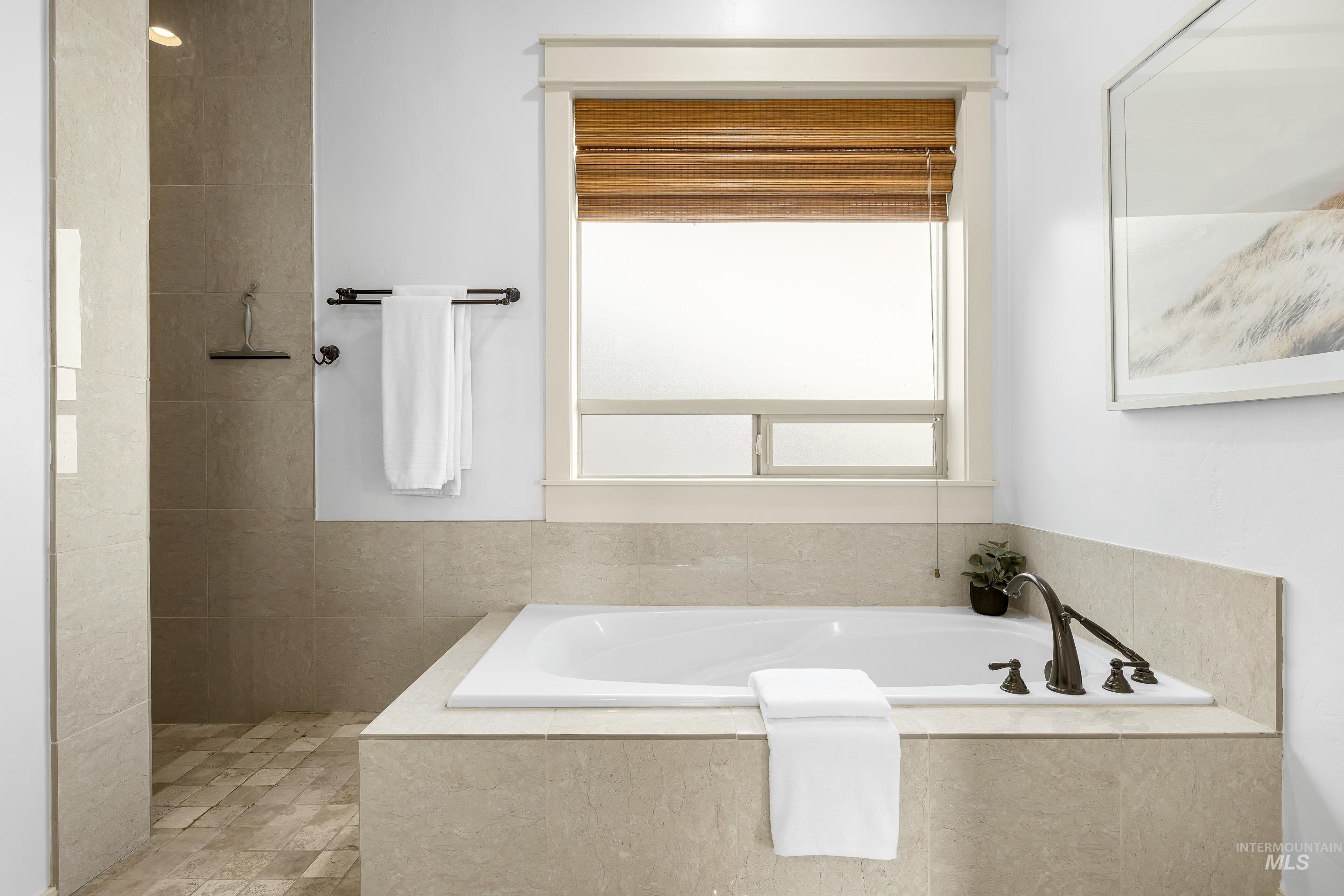 7521 N Grand Ridge Lane, Eagle, Idaho 83616, 3 Bedrooms, 2.5 Bathrooms, Residential For Sale, Price $1,100,000,MLS 98974410