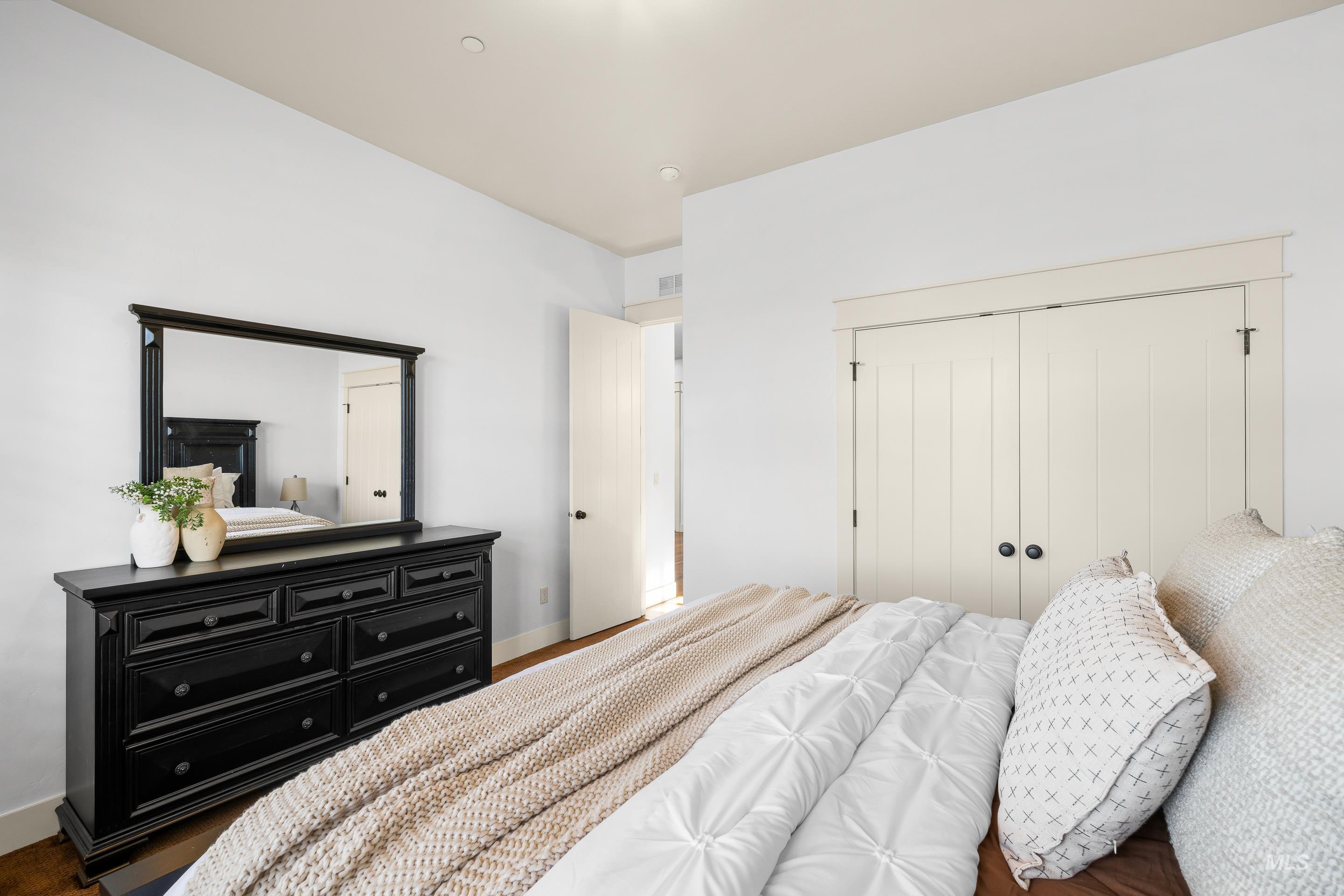 7521 N Grand Ridge Lane, Eagle, Idaho 83616, 3 Bedrooms, 2.5 Bathrooms, Residential For Sale, Price $1,100,000,MLS 98974410