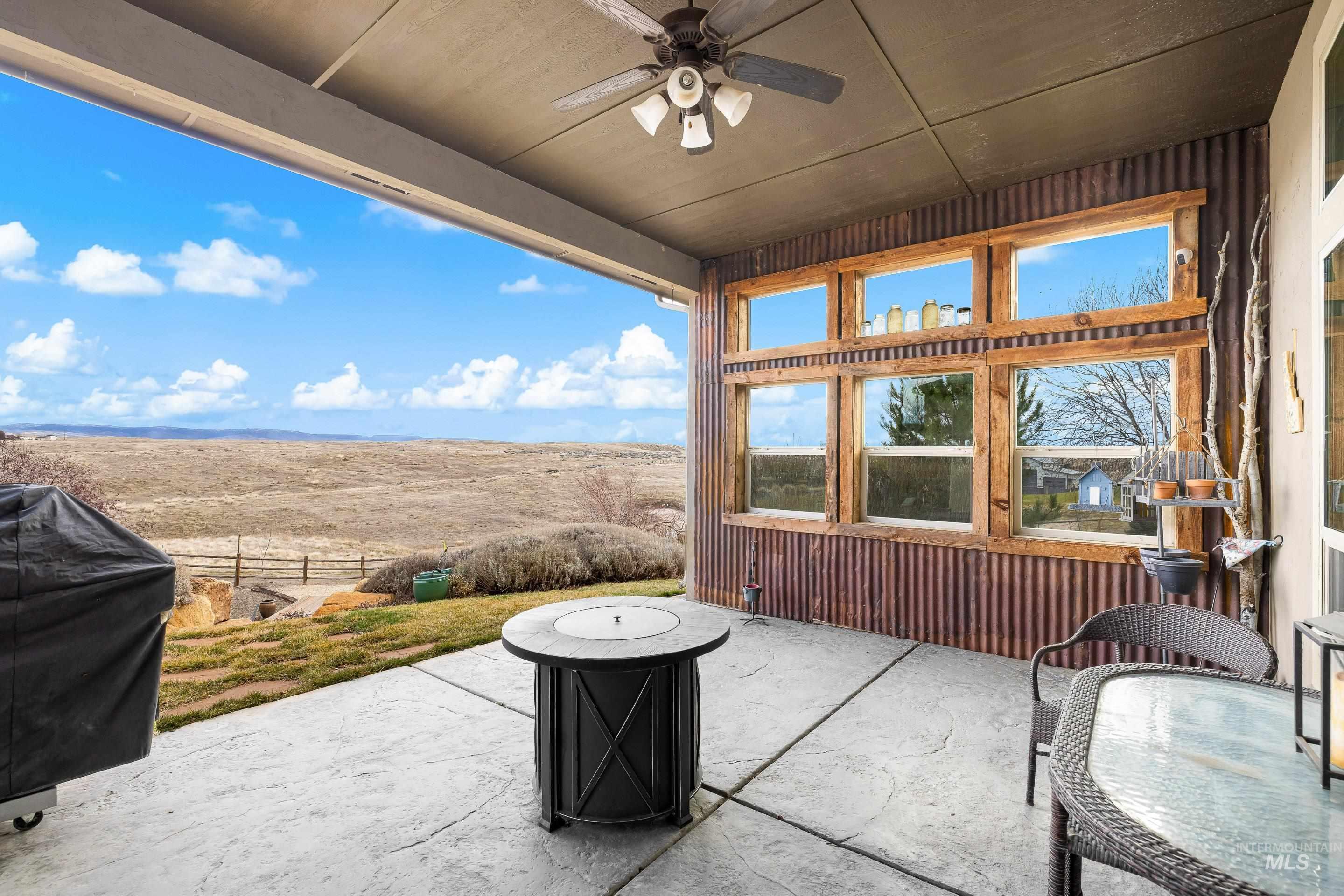 7521 N Grand Ridge Lane, Eagle, Idaho 83616, 3 Bedrooms, 2.5 Bathrooms, Residential For Sale, Price $999,000, 98974410