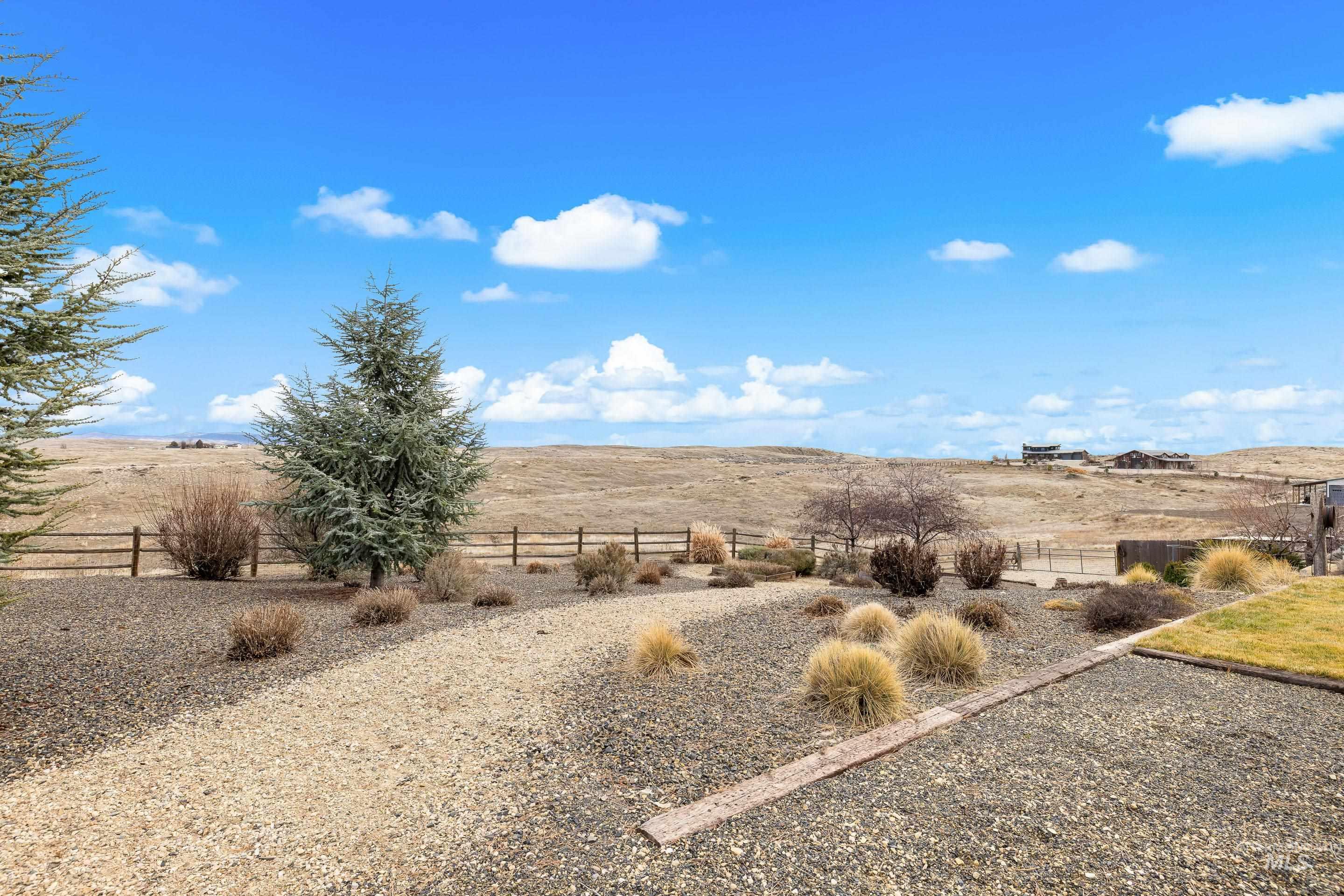 7521 N Grand Ridge Lane, Eagle, Idaho 83616, 3 Bedrooms, 2.5 Bathrooms, Residential For Sale, Price $1,100,000,MLS 98974410