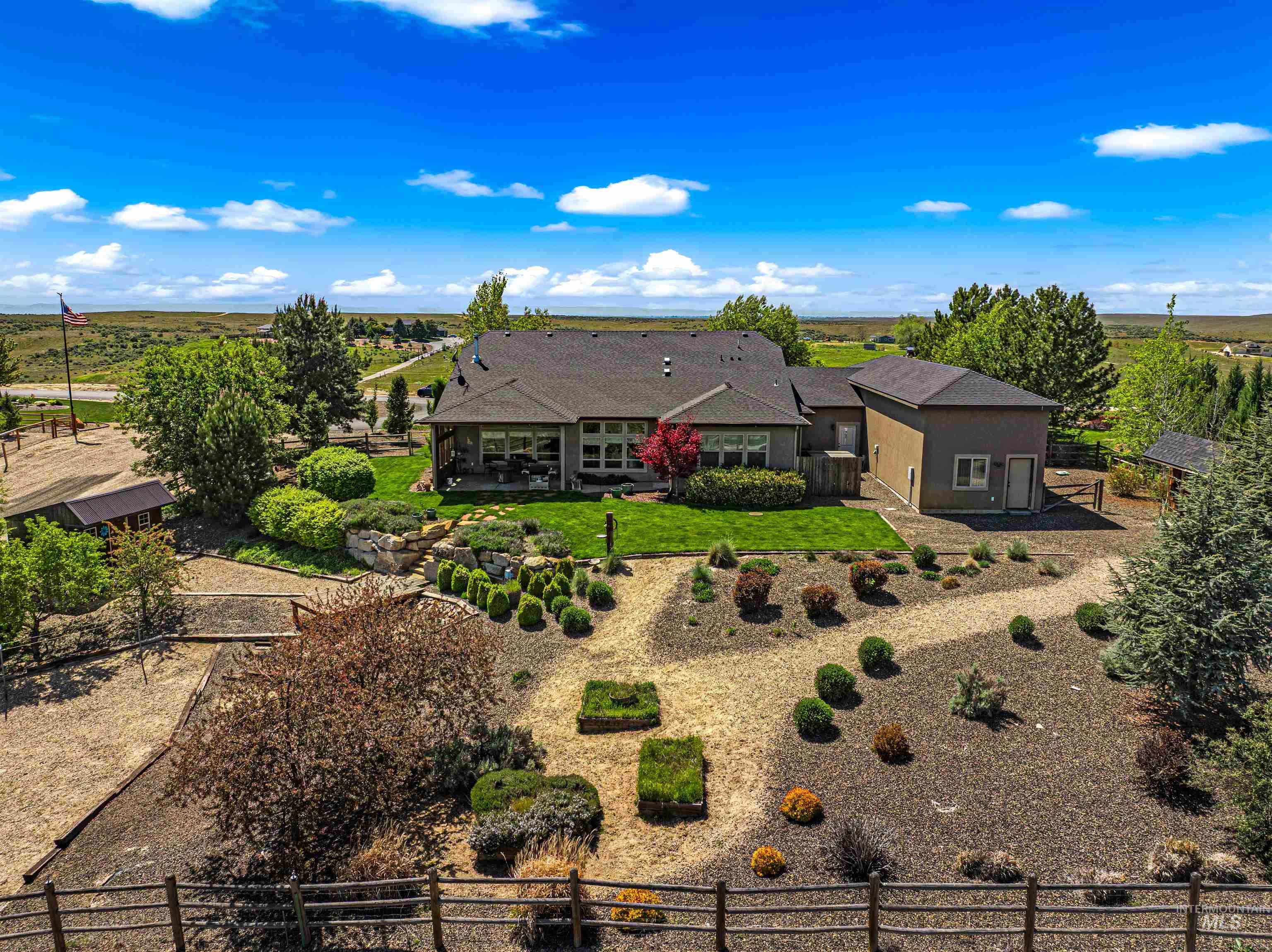 7521 N Grand Ridge Lane, Eagle, Idaho 83616, 3 Bedrooms, 2.5 Bathrooms, Residential For Sale, Price $999,000, 98974410