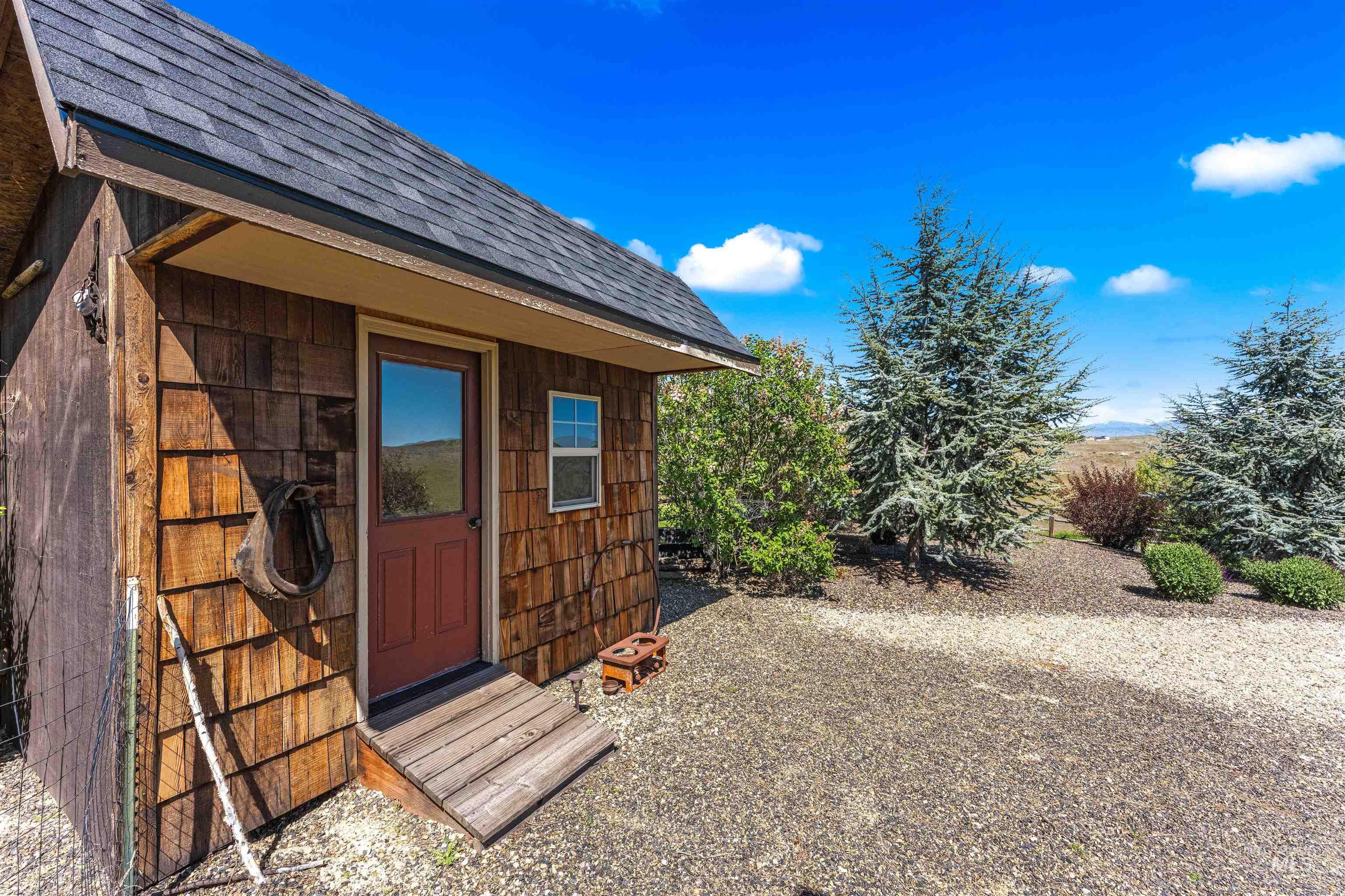 7521 N Grand Ridge Lane, Eagle, Idaho 83616, 3 Bedrooms, 2.5 Bathrooms, Residential For Sale, Price $999,000, 98974410