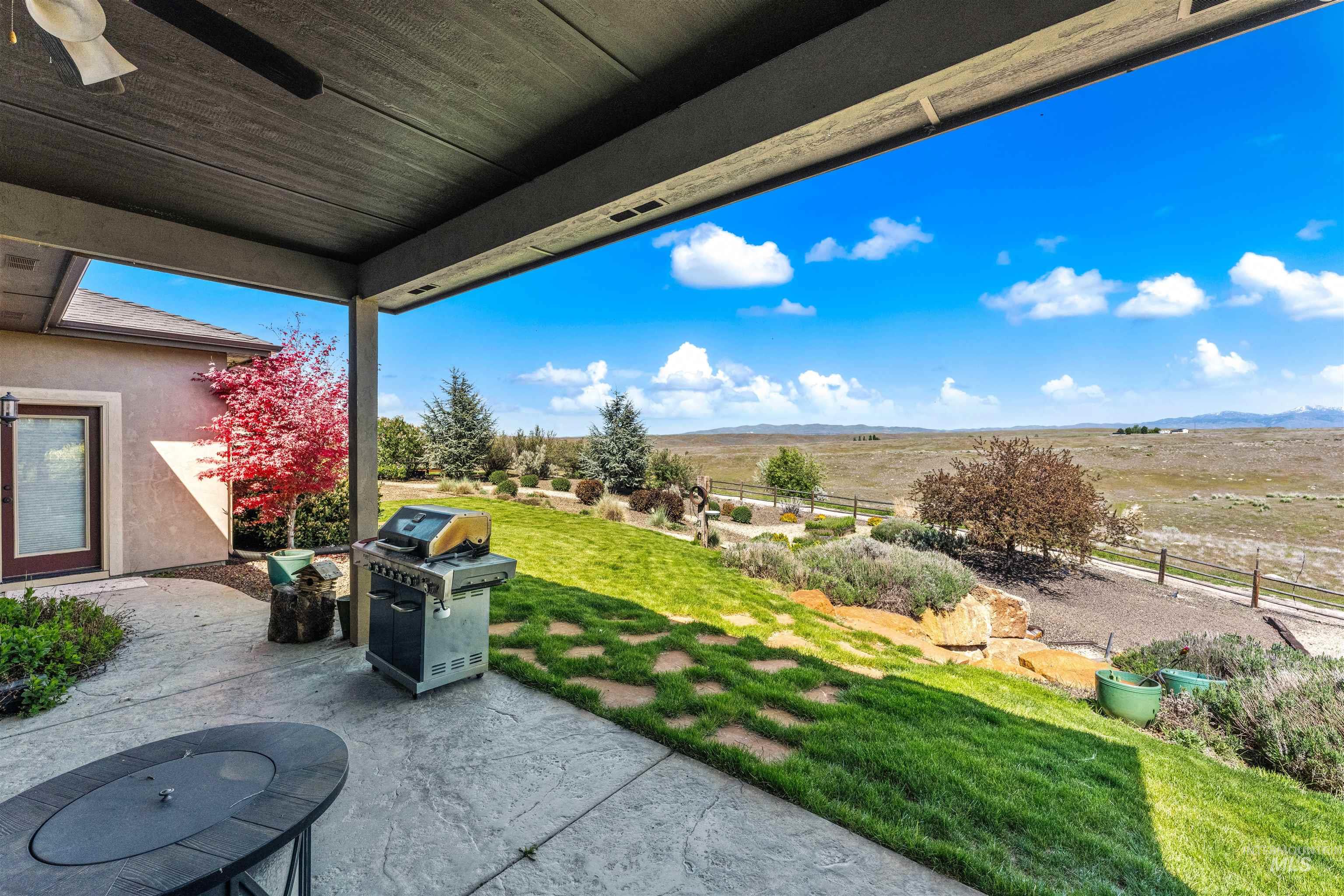 7521 N Grand Ridge Lane, Eagle, Idaho 83616, 3 Bedrooms, 2.5 Bathrooms, Residential For Sale, Price $999,000, 98974410