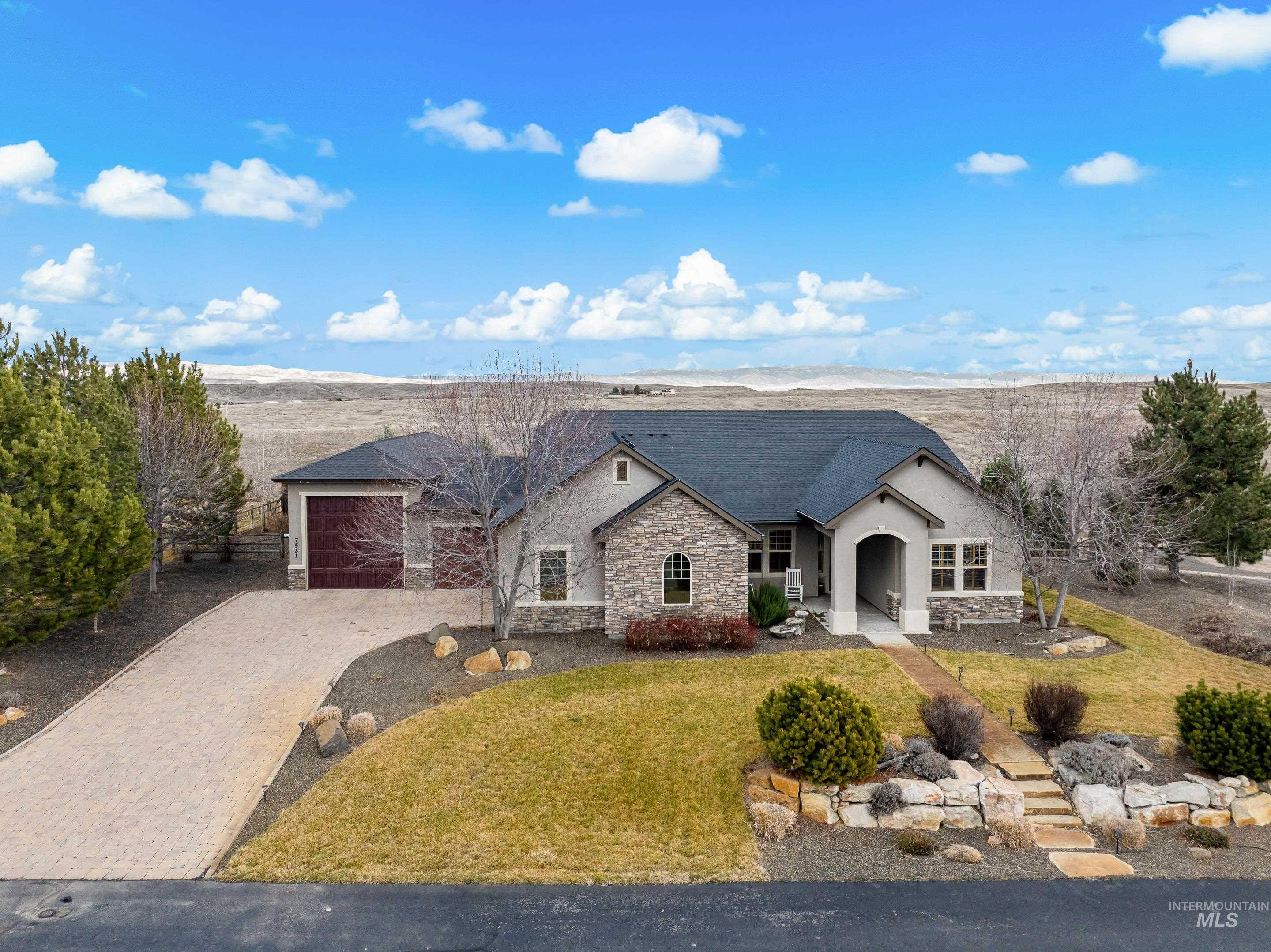 7521 N Grand Ridge Lane, Eagle, Idaho 83616, 3 Bedrooms, 2.5 Bathrooms, Residential For Sale, Price $1,100,000,MLS 98974410