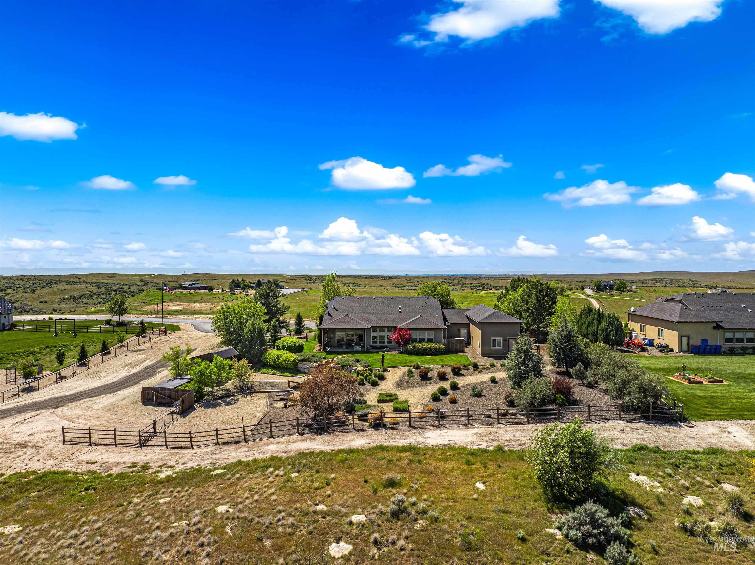 7521 N Grand Ridge Lane, Eagle, Idaho 83616, 3 Bedrooms, 2.5 Bathrooms, Residential For Sale, Price $999,000, 98974410