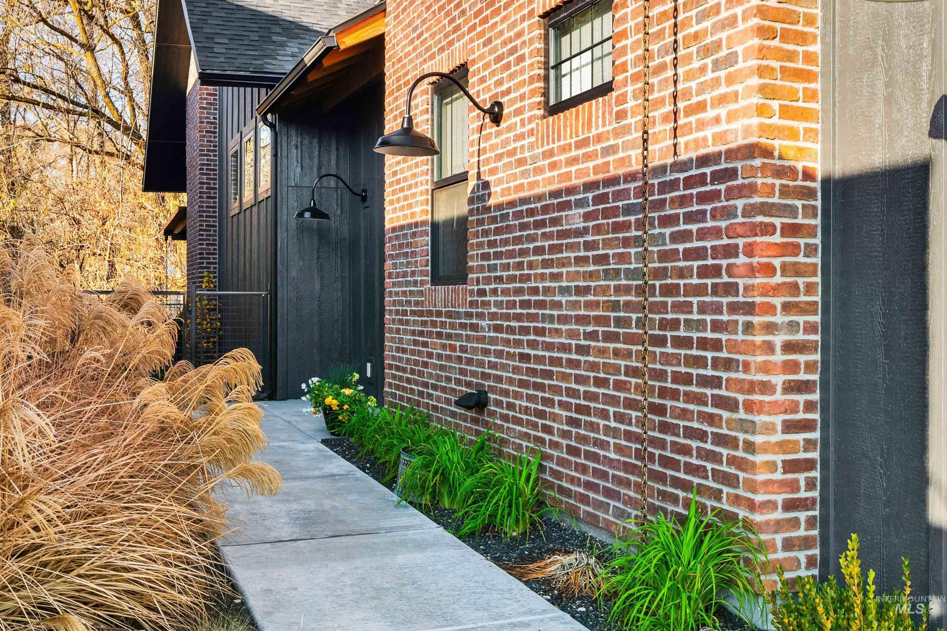 241 S Steel Farm Ave, Eagle, Idaho 83616-4561, 3 Bedrooms, 3 Bathrooms, Residential For Sale, Price $975,000,MLS 98974411