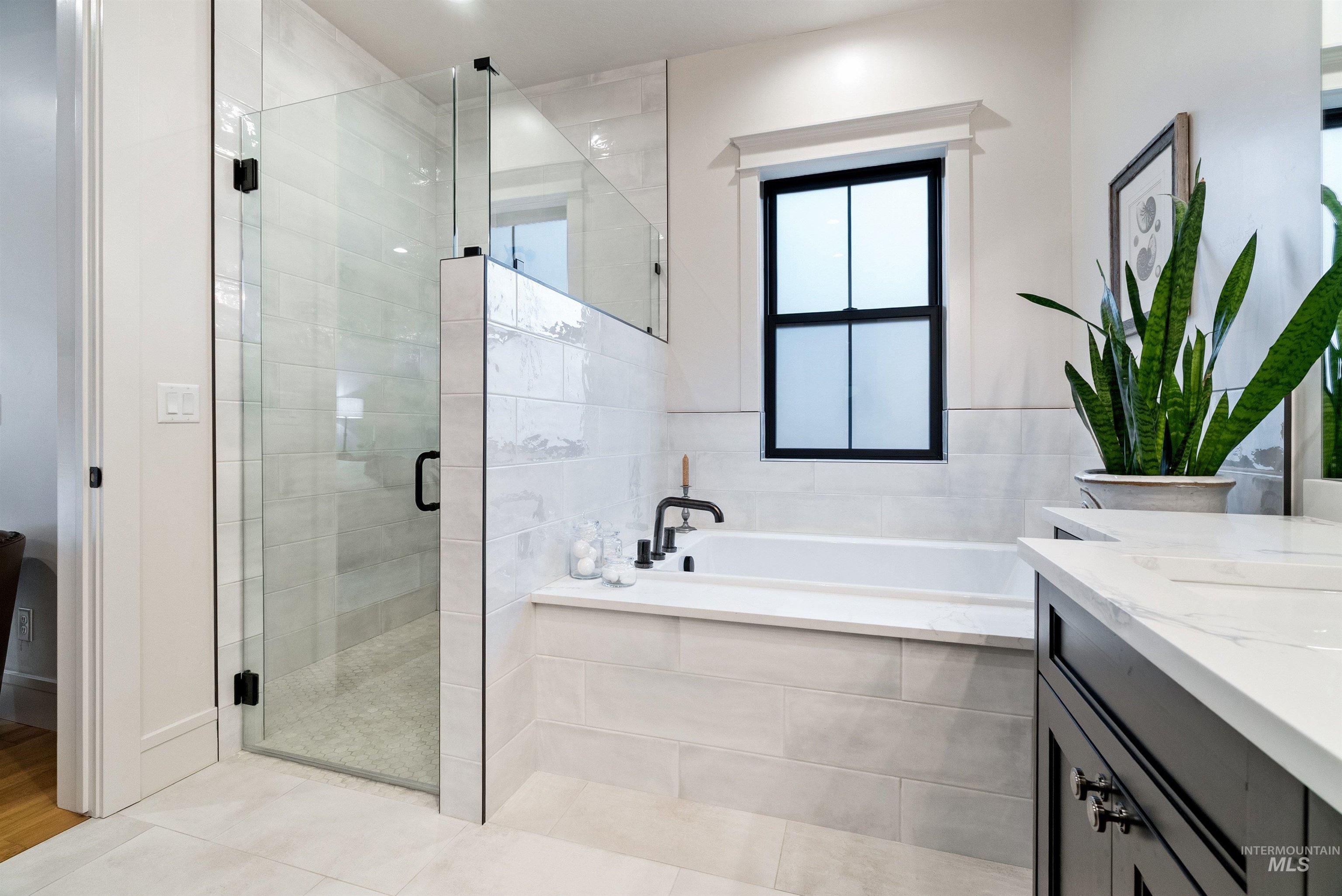 241 S Steel Farm Ave, Eagle, Idaho 83616-4561, 3 Bedrooms, 3 Bathrooms, Residential For Sale, Price $975,000,MLS 98974411