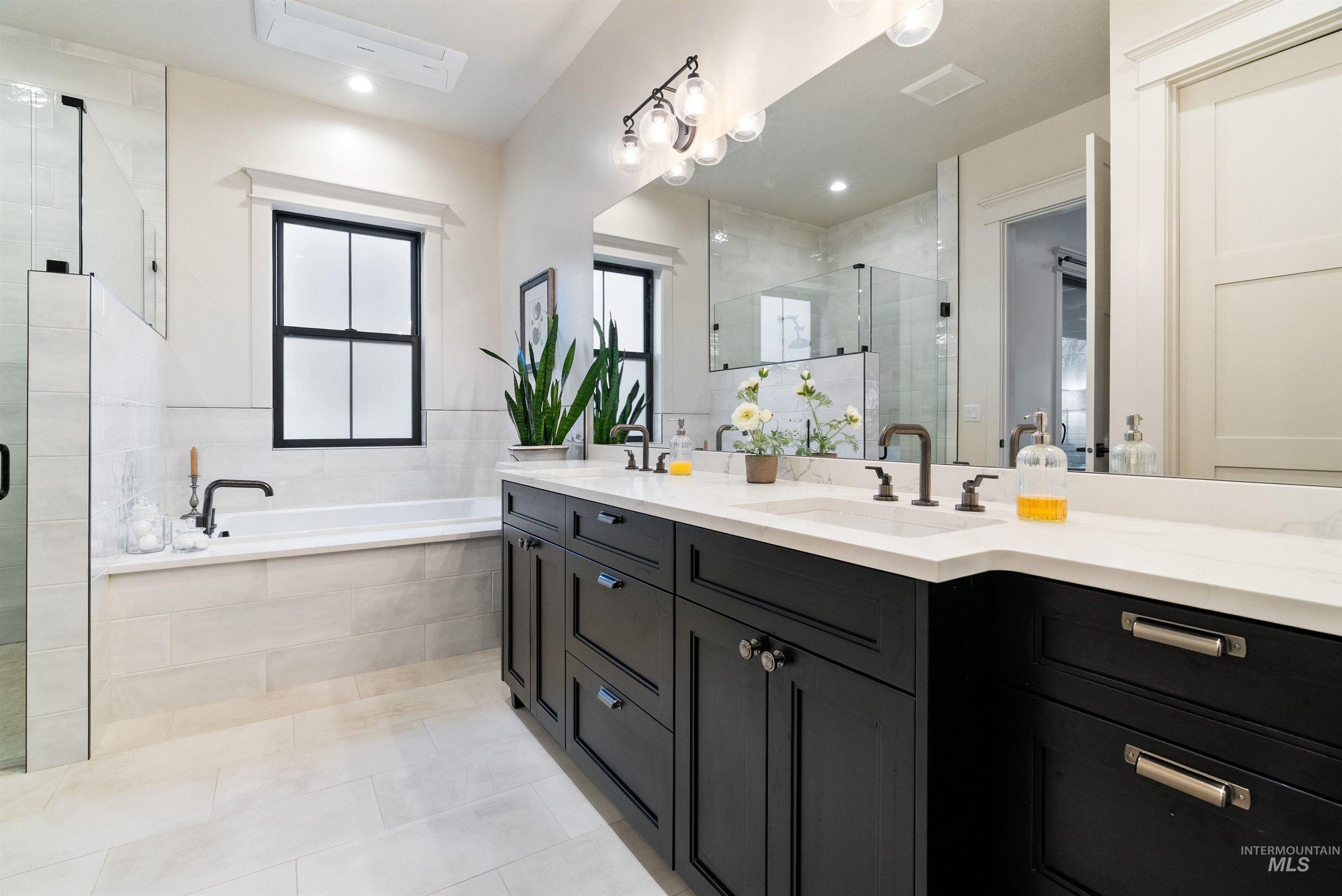 241 S Steel Farm Ave, Eagle, Idaho 83616-4561, 3 Bedrooms, 3 Bathrooms, Residential For Sale, Price $975,000,MLS 98974411