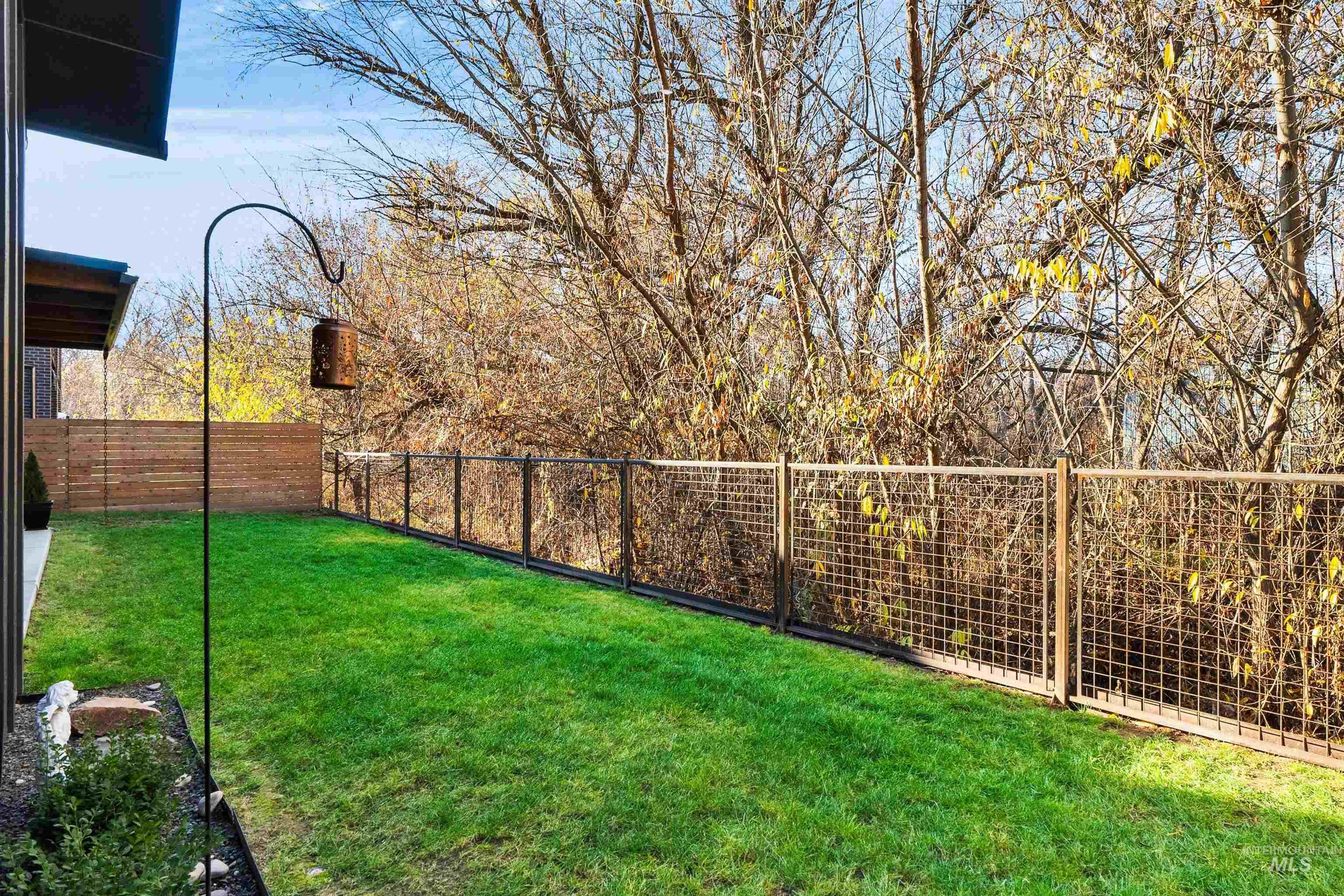 241 S Steel Farm Ave, Eagle, Idaho 83616-4561, 3 Bedrooms, 3 Bathrooms, Residential For Sale, Price $975,000,MLS 98974411