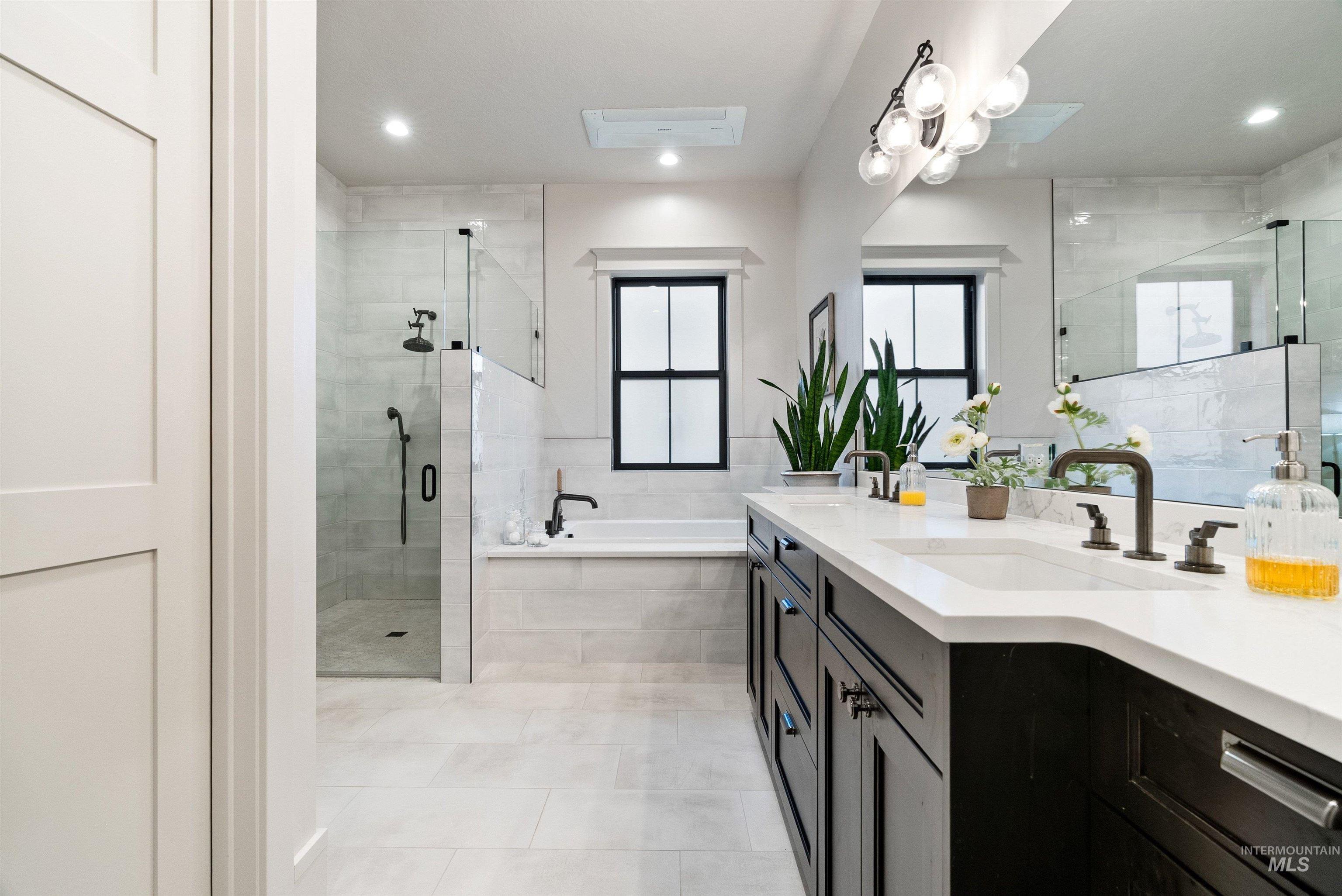 241 S Steel Farm Ave, Eagle, Idaho 83616-4561, 3 Bedrooms, 3 Bathrooms, Residential For Sale, Price $975,000,MLS 98974411