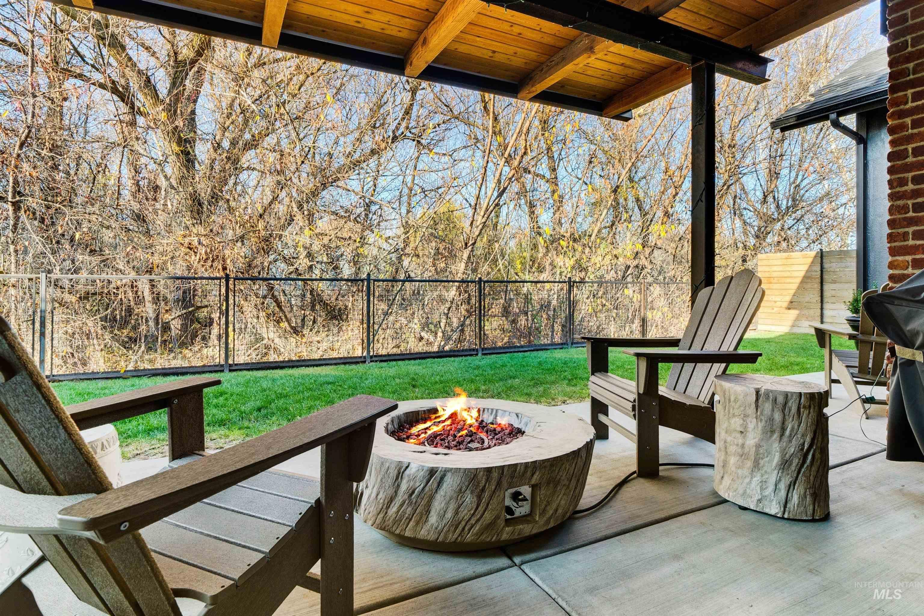 241 S Steel Farm Ave, Eagle, Idaho 83616-4561, 3 Bedrooms, 3 Bathrooms, Residential For Sale, Price $975,000,MLS 98974411