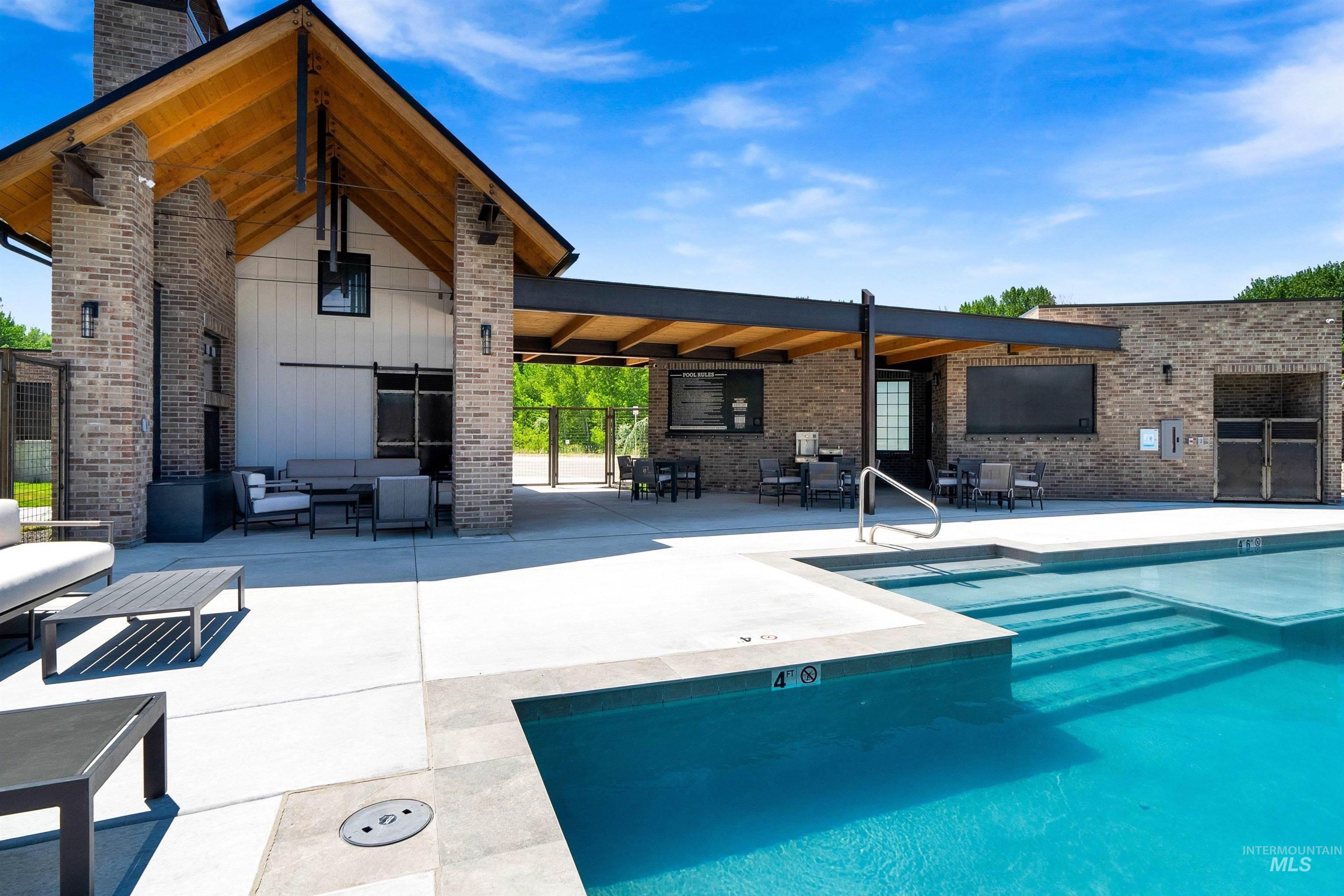 241 S Steel Farm Ave, Eagle, Idaho 83616-4561, 3 Bedrooms, 3 Bathrooms, Residential For Sale, Price $975,000,MLS 98974411