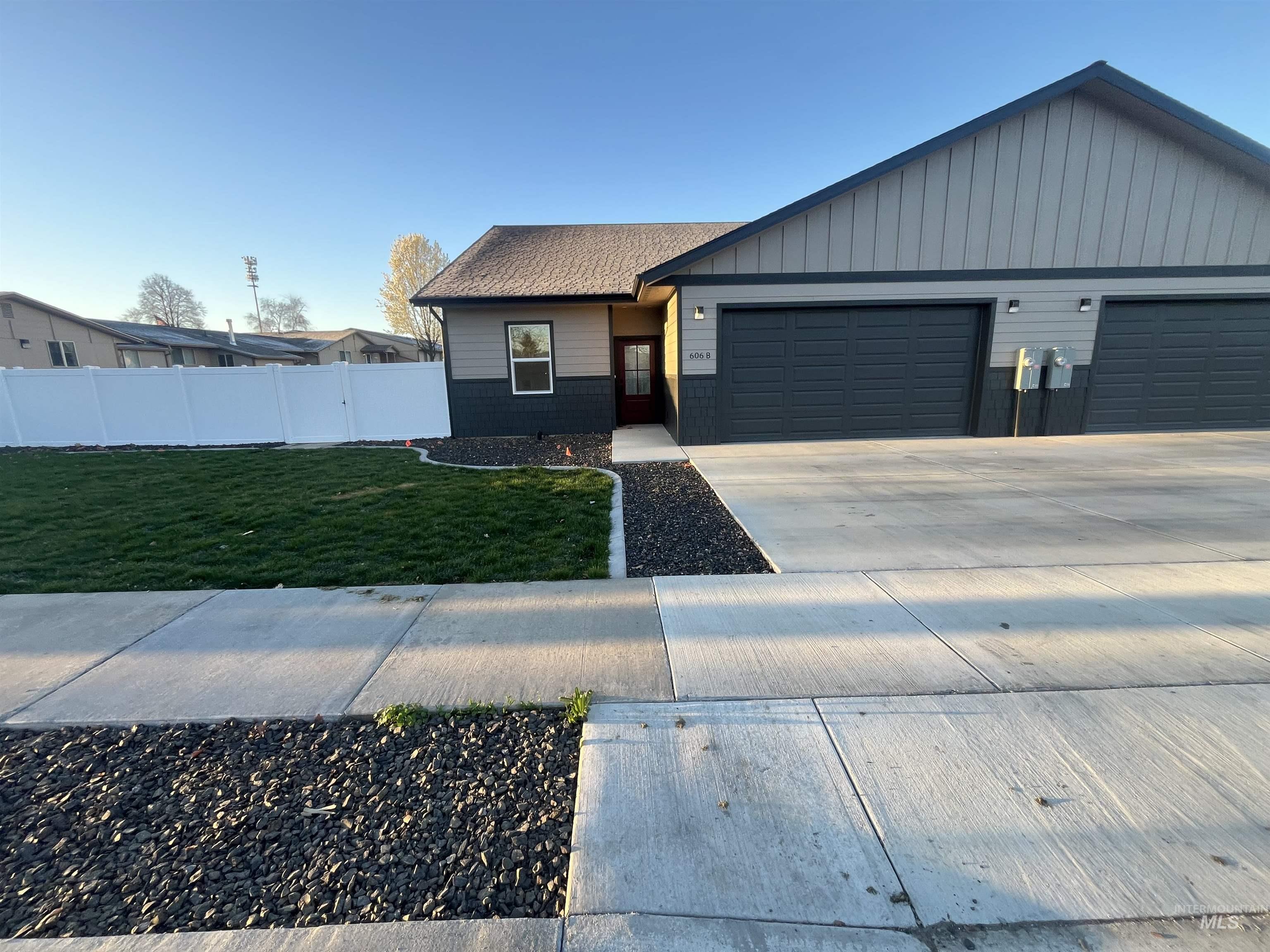606 Warner Ave, Lewiston, Idaho 83501, 3 Bedrooms, 2 Bathrooms, Residential For Sale, Price $419,000, 98974412
