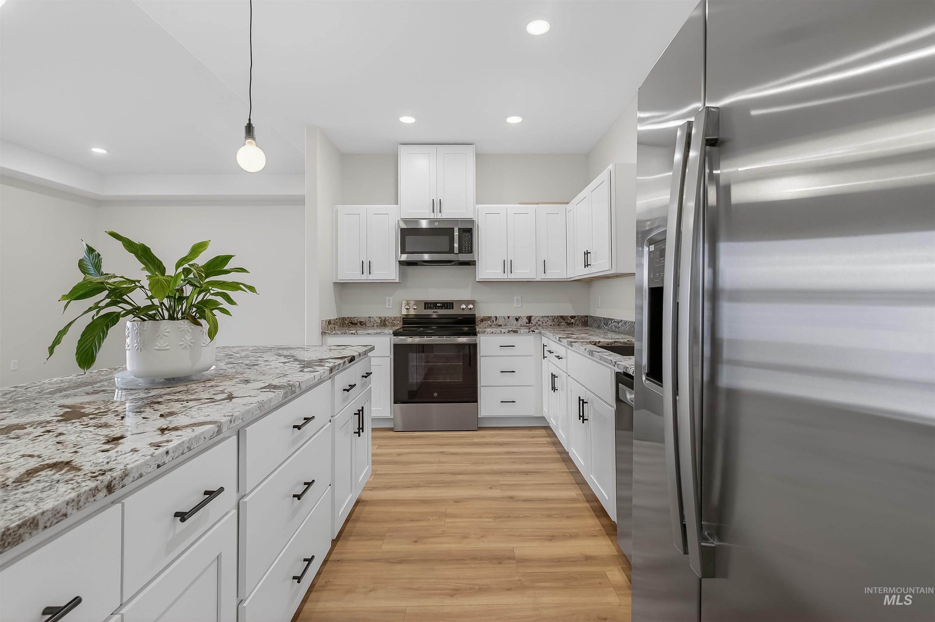 606 Warner Ave, Lewiston, Idaho 83501, 3 Bedrooms, 2 Bathrooms, Residential For Sale, Price $450,000, 98974412