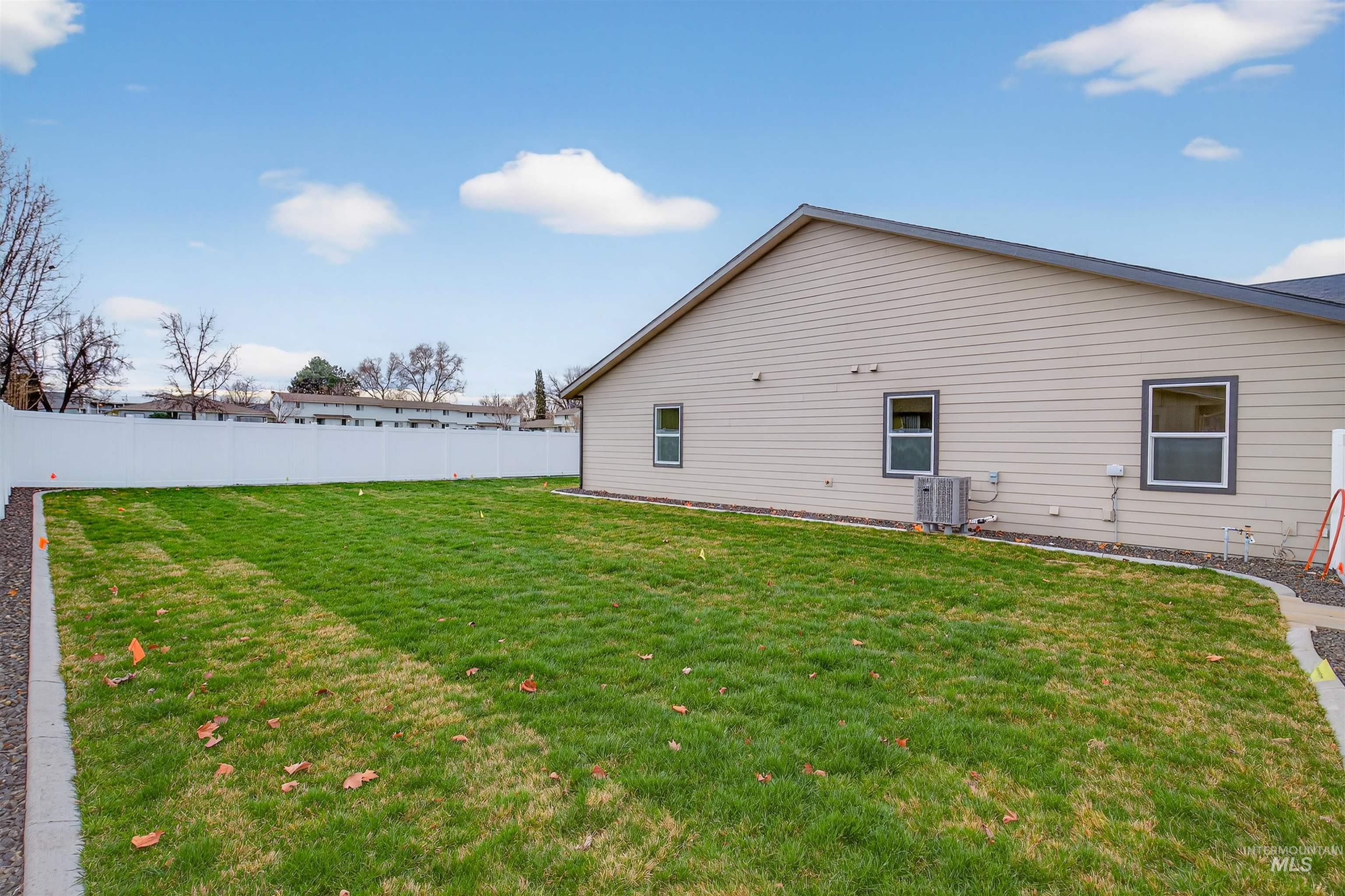 606 Warner Ave, Lewiston, Idaho 83501, 3 Bedrooms, 2 Bathrooms, Residential For Sale, Price $450,000, 98974412