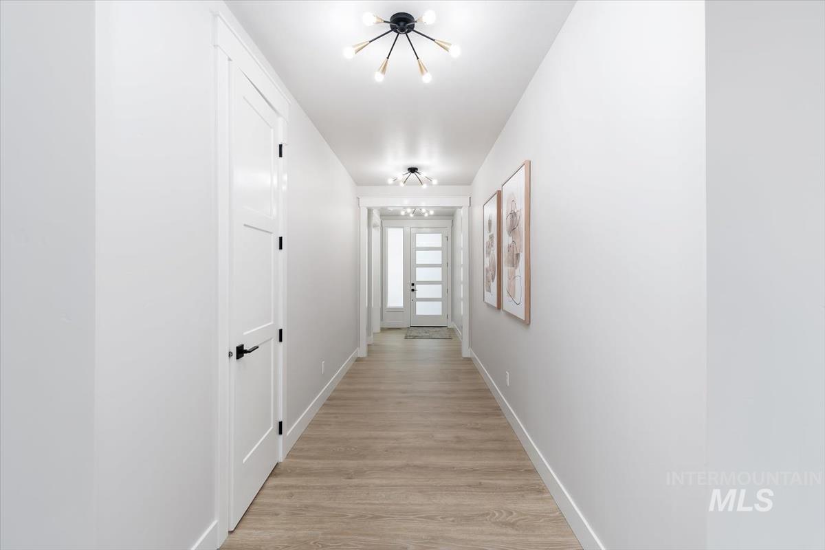 357 W. Flour Mill Ct., Middleton, Idaho 83644, 3 Bedrooms, 2.5 Bathrooms, Residential For Sale, Price $712,900,MLS 98974416