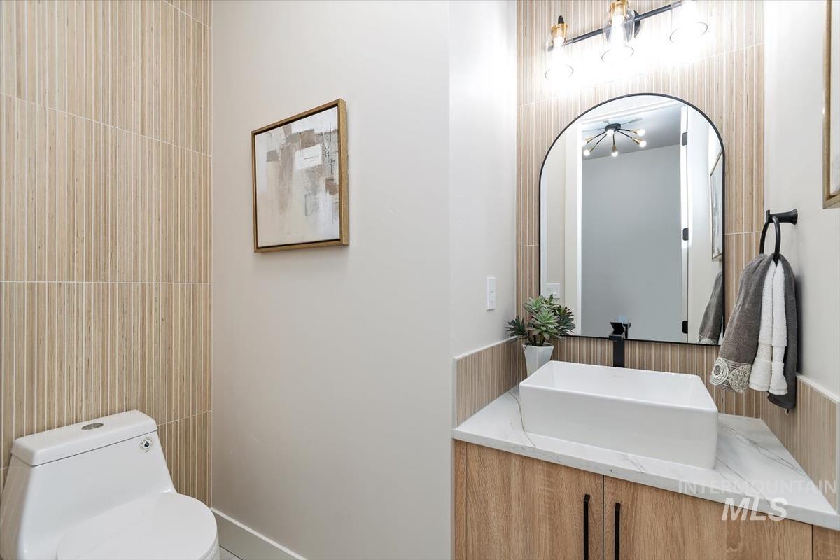 357 W. Flour Mill Ct., Middleton, Idaho 83644, 3 Bedrooms, 2.5 Bathrooms, Residential For Sale, Price $712,900,MLS 98974416