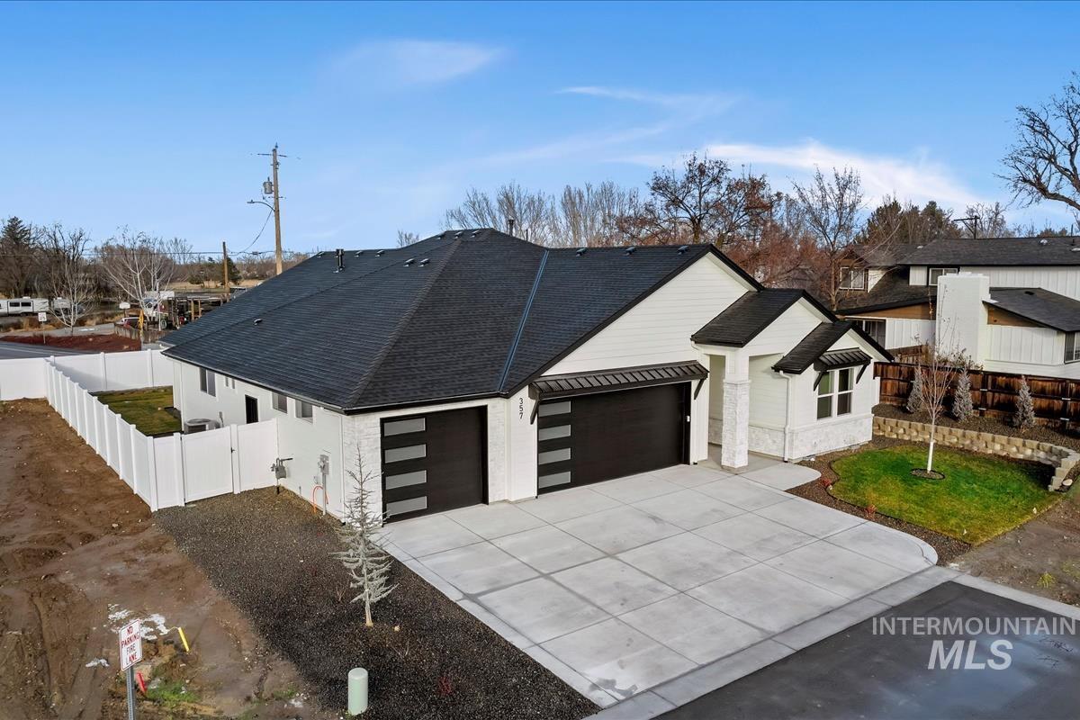 357 W. Flour Mill Ct., Middleton, Idaho 83644, 3 Bedrooms, 2.5 Bathrooms, Residential For Sale, Price $712,900,MLS 98974416