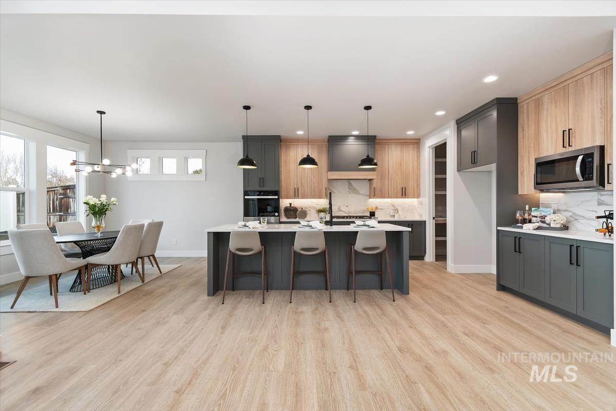 357 W. Flour Mill Ct., Middleton, Idaho 83644, 3 Bedrooms, 2.5 Bathrooms, Residential For Sale, Price $712,900,MLS 98974416