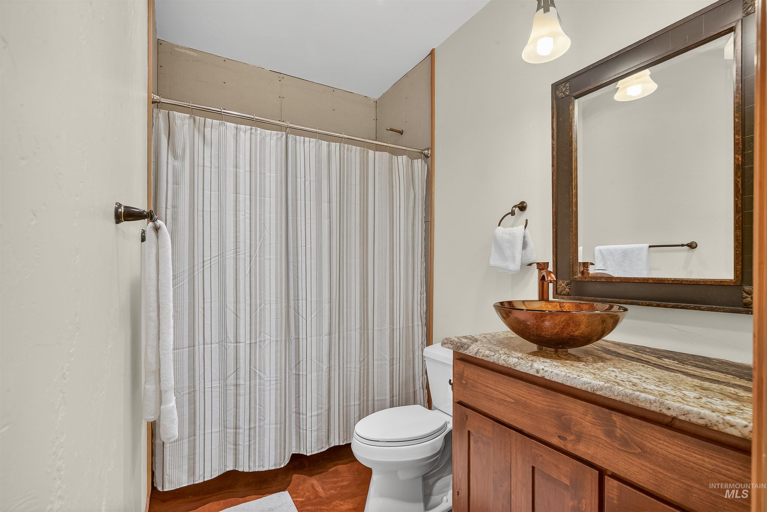 66 Appleford Court, Asotin, Washington 99402, 3 Bedrooms, 3 Bathrooms, Residential For Sale, Price $624,900,MLS 98974419