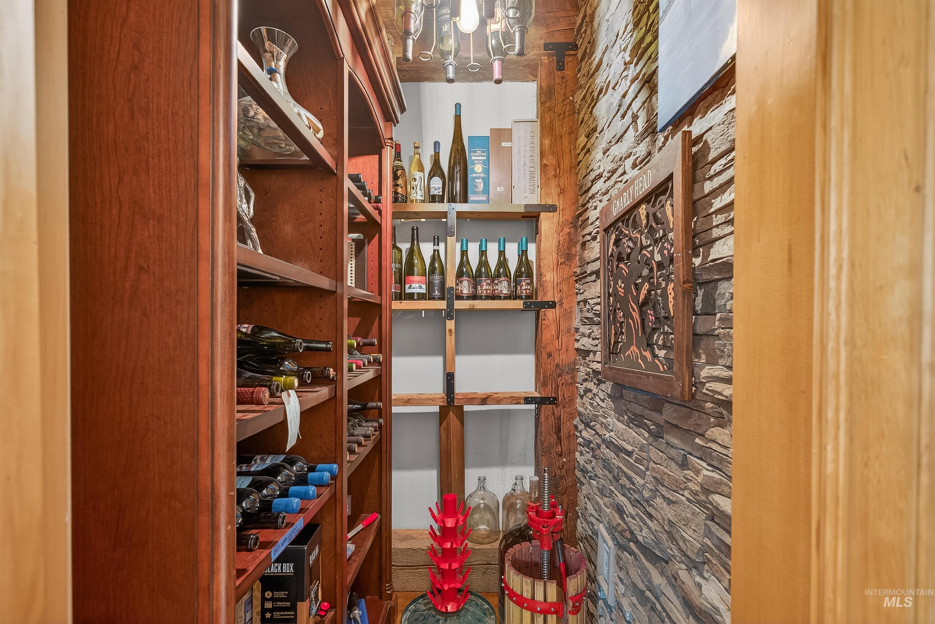 66 Appleford Court, Asotin, Washington 99402, 3 Bedrooms, 3 Bathrooms, Residential For Sale, Price $624,900,MLS 98974419