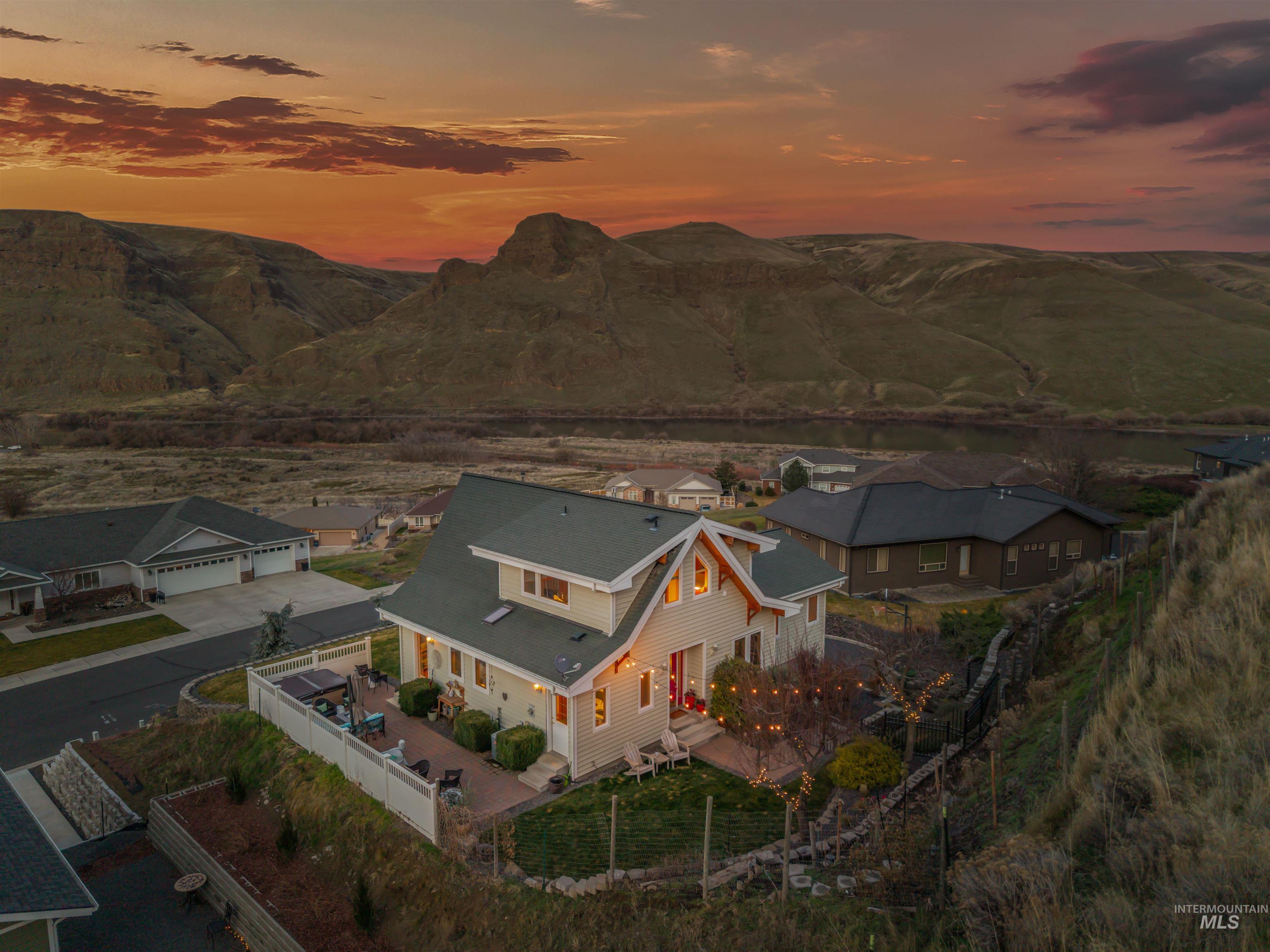 66 Appleford Court, Asotin, Washington 99402, 3 Bedrooms, 3 Bathrooms, Residential For Sale, Price $624,900,MLS 98974419