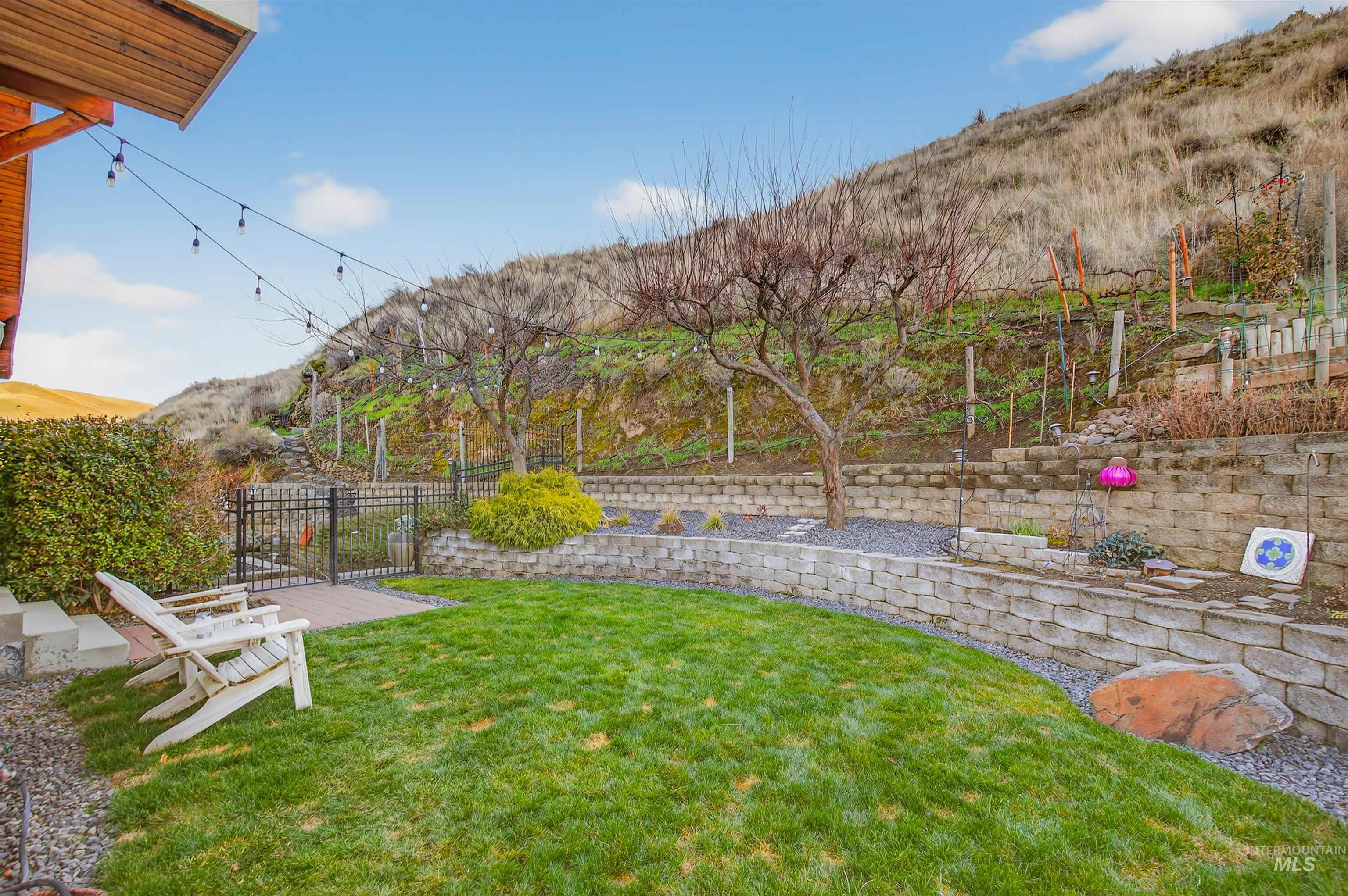 66 Appleford Court, Asotin, Washington 99402, 3 Bedrooms, 3 Bathrooms, Residential For Sale, Price $584,900,MLS 98974419