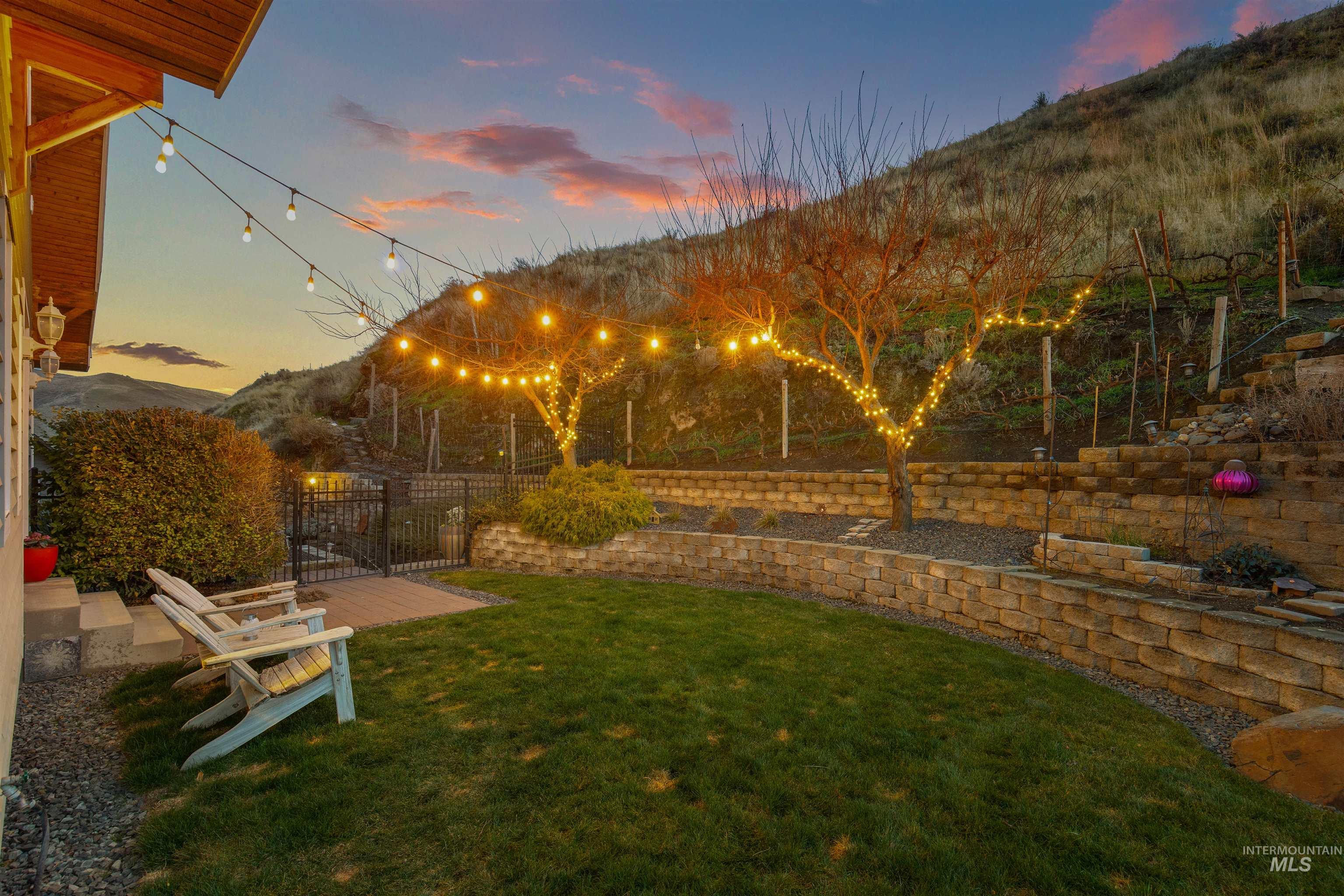 66 Appleford Court, Asotin, Washington 99402, 3 Bedrooms, 3 Bathrooms, Residential For Sale, Price $624,900,MLS 98974419