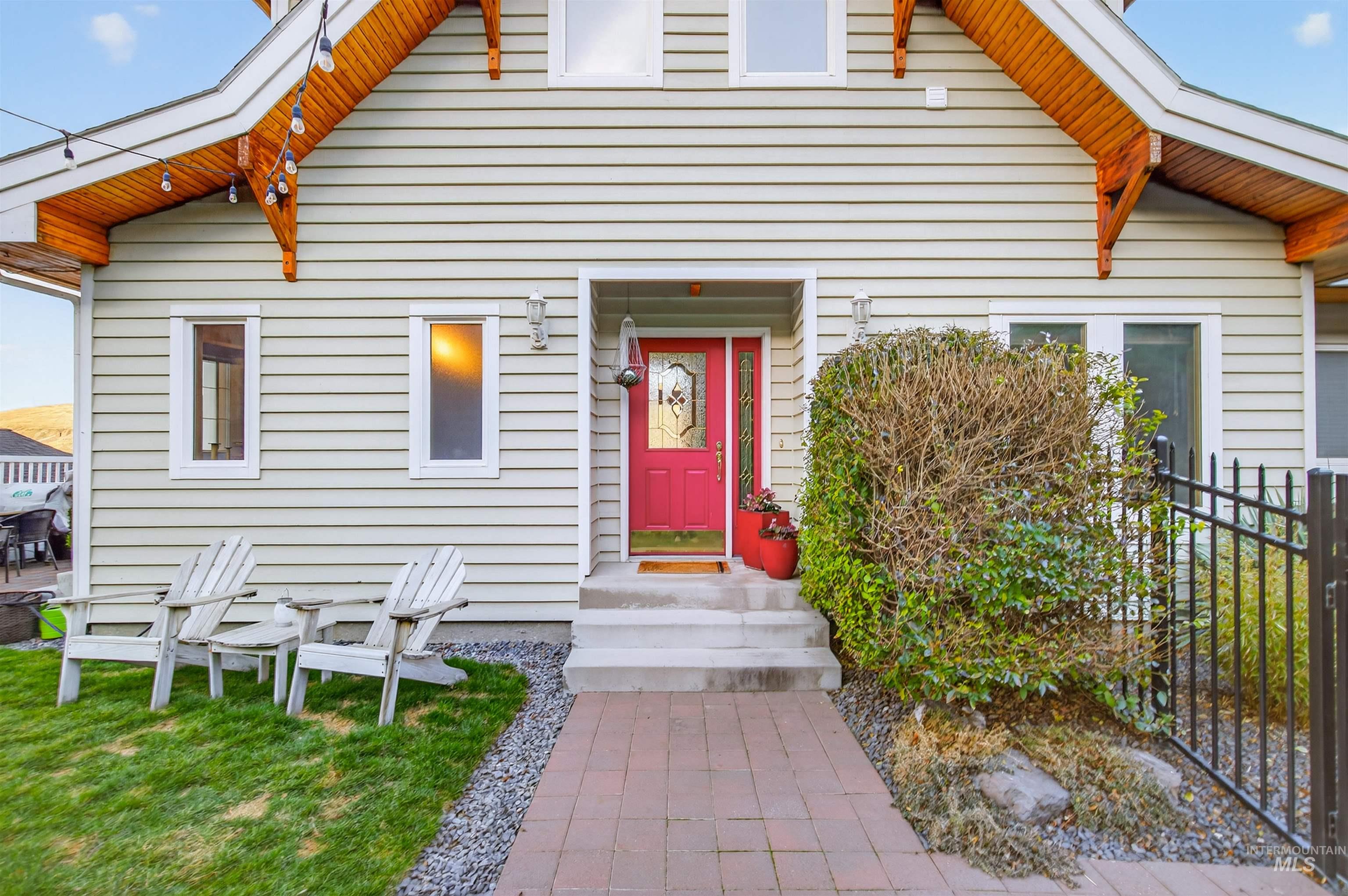 66 Appleford Court, Asotin, Washington 99402, 3 Bedrooms, 3 Bathrooms, Residential For Sale, Price $624,900,MLS 98974419