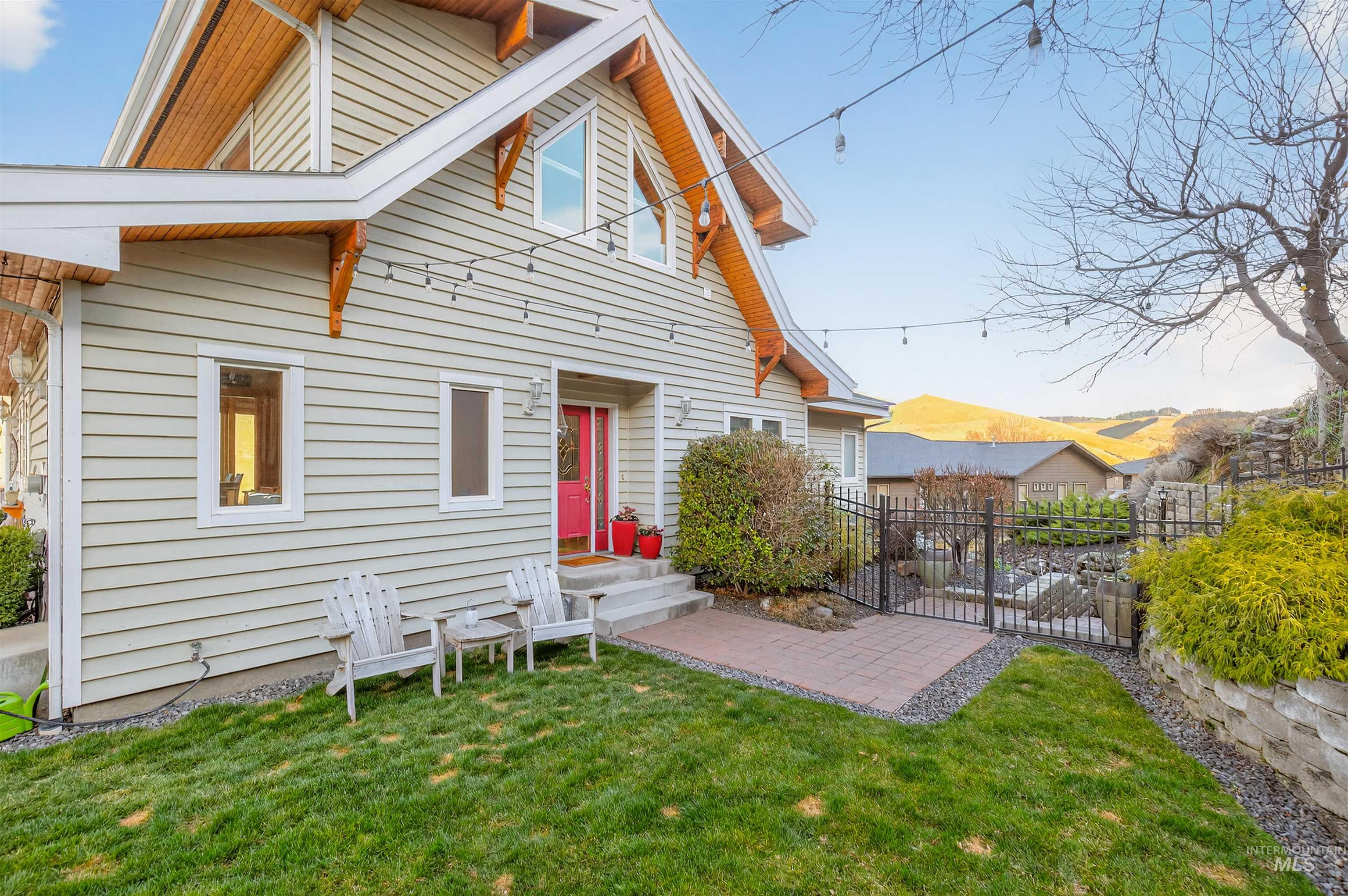 66 Appleford Court, Asotin, Washington 99402, 3 Bedrooms, 3 Bathrooms, Residential For Sale, Price $584,900,MLS 98974419
