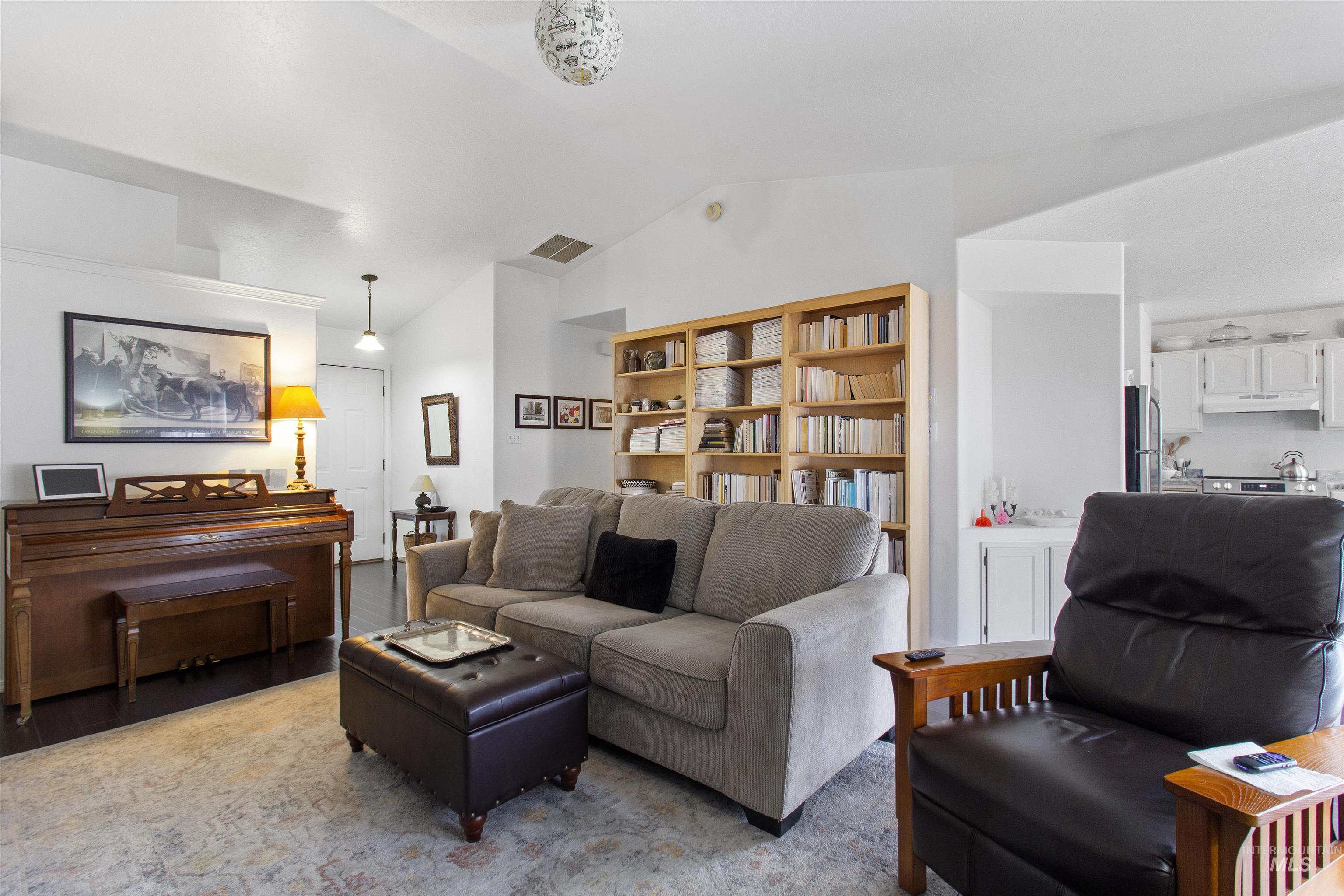 959 Cypress Way, Twin Falls, Idaho 83301-6777, 4 Bedrooms, 2 Bathrooms, Residential For Sale, Price $374,500, 98974420