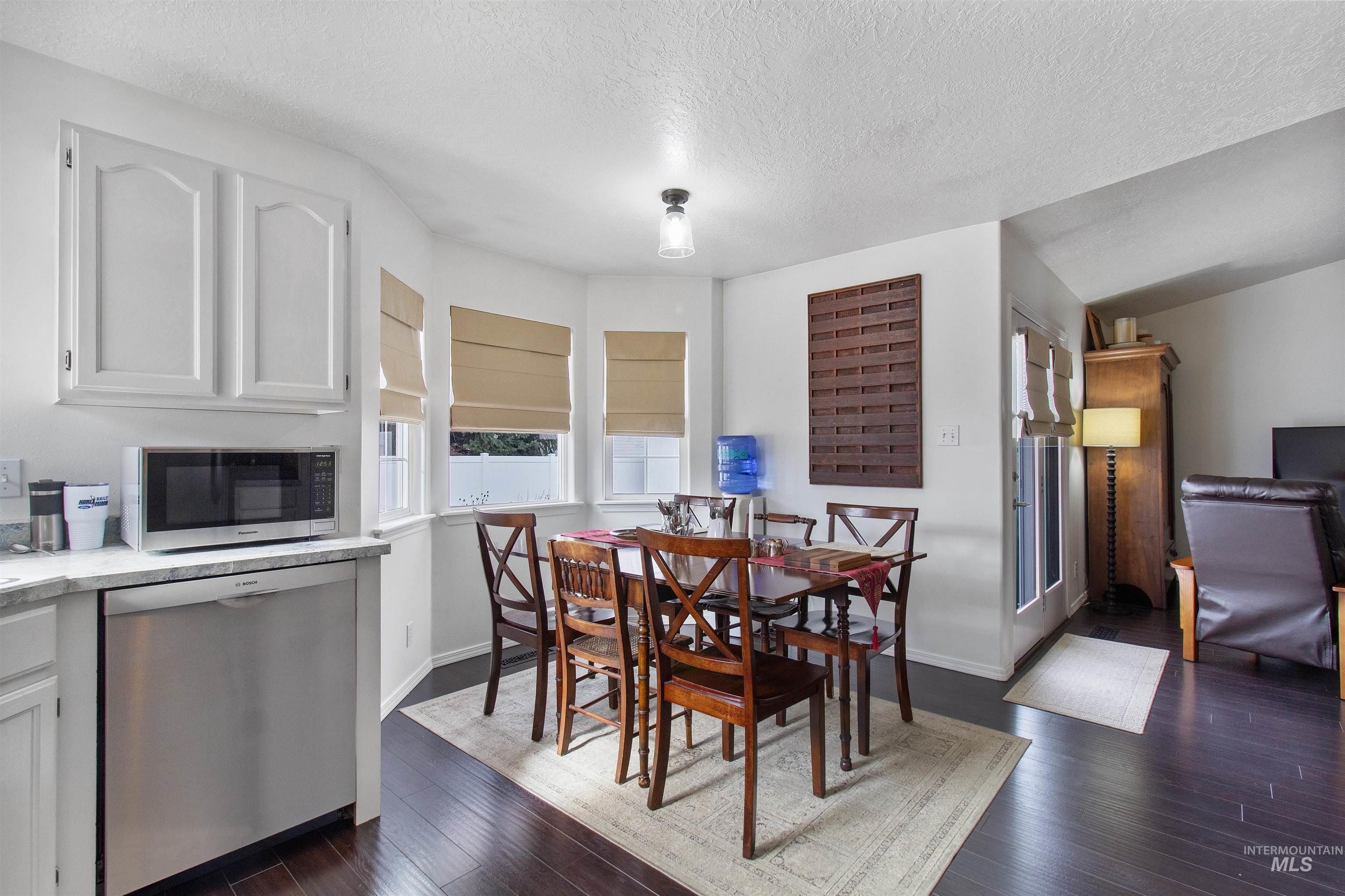 959 Cypress Way, Twin Falls, Idaho 83301-6777, 4 Bedrooms, 2 Bathrooms, Residential For Sale, Price $374,500, 98974420