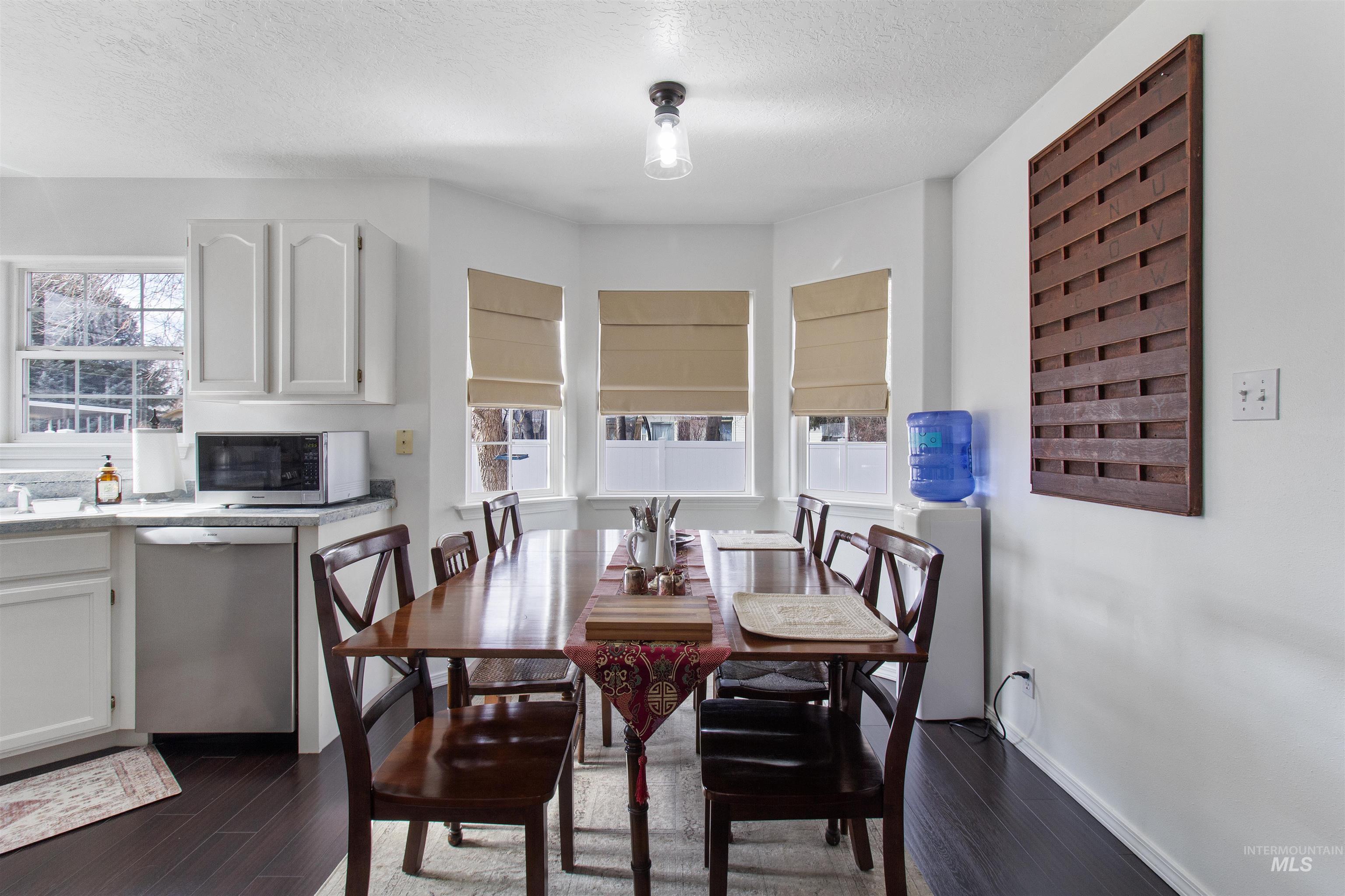 959 Cypress Way, Twin Falls, Idaho 83301-6777, 4 Bedrooms, 2 Bathrooms, Residential For Sale, Price $374,500, 98974420