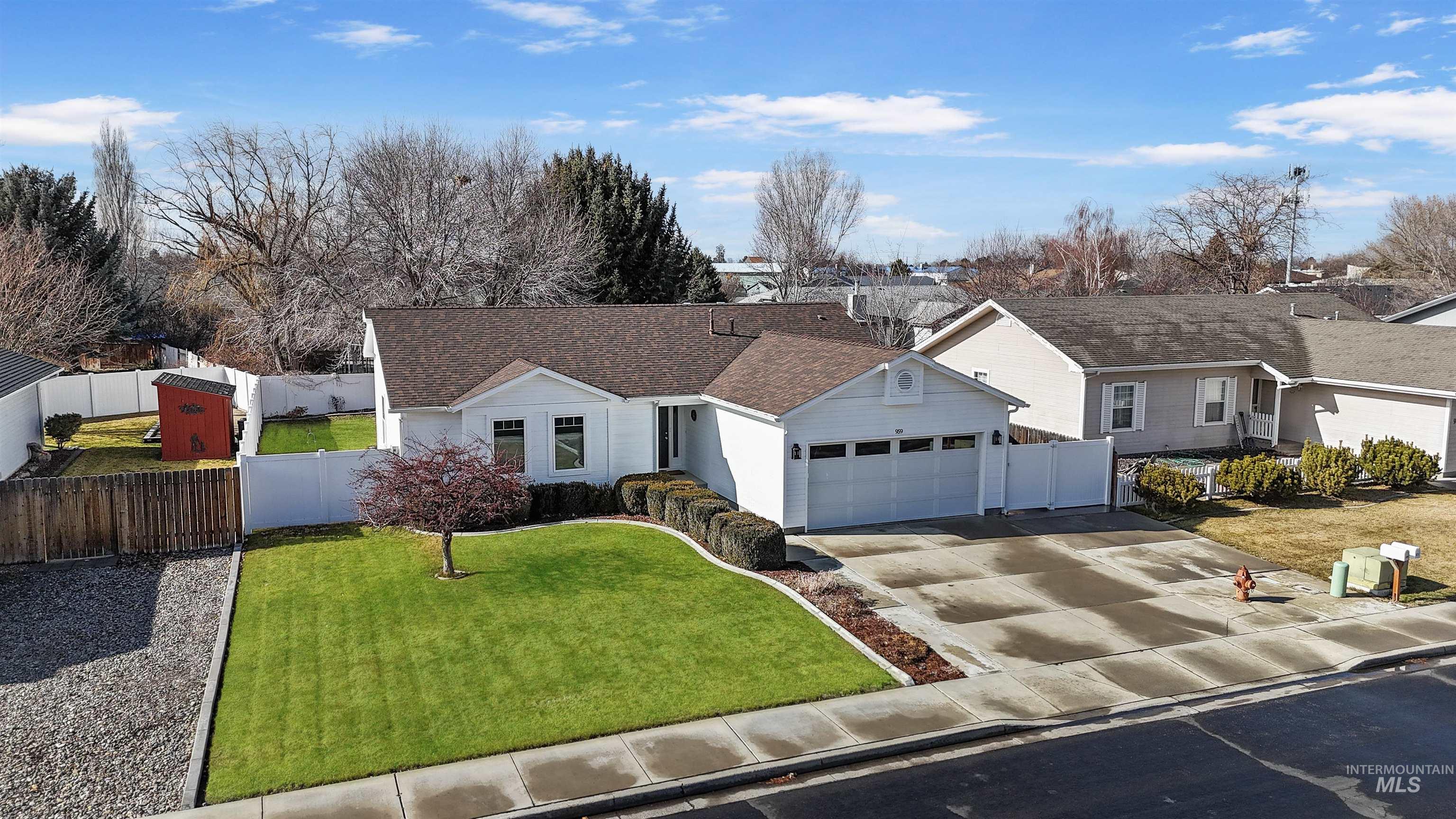959 Cypress Way, Twin Falls, Idaho 83301-6777, 4 Bedrooms, 2 Bathrooms, Residential For Sale, Price $374,500, 98974420