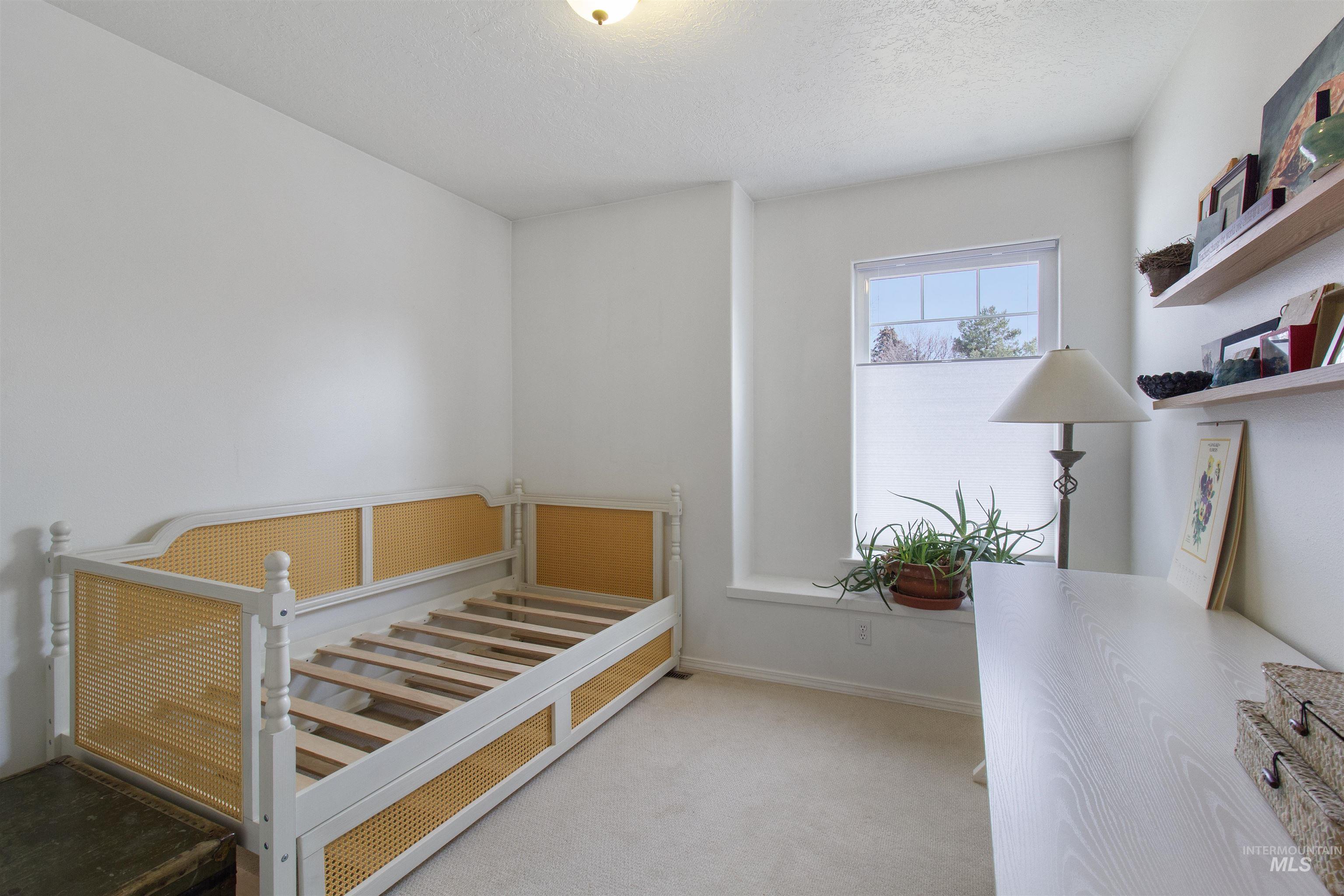 959 Cypress Way, Twin Falls, Idaho 83301-6777, 4 Bedrooms, 2 Bathrooms, Residential For Sale, Price $374,500, 98974420