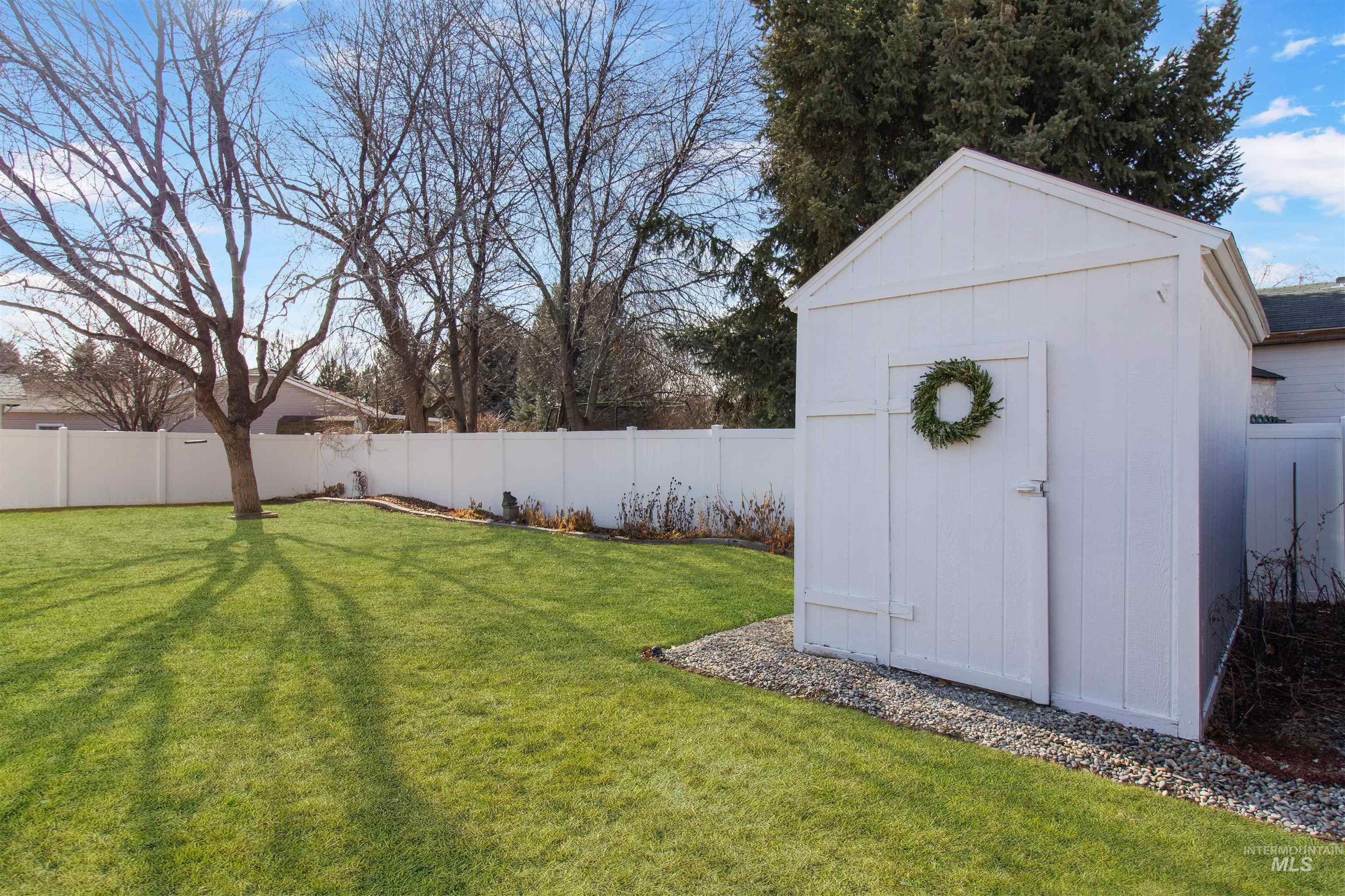 959 Cypress Way, Twin Falls, Idaho 83301-6777, 4 Bedrooms, 2 Bathrooms, Residential For Sale, Price $374,500, 98974420