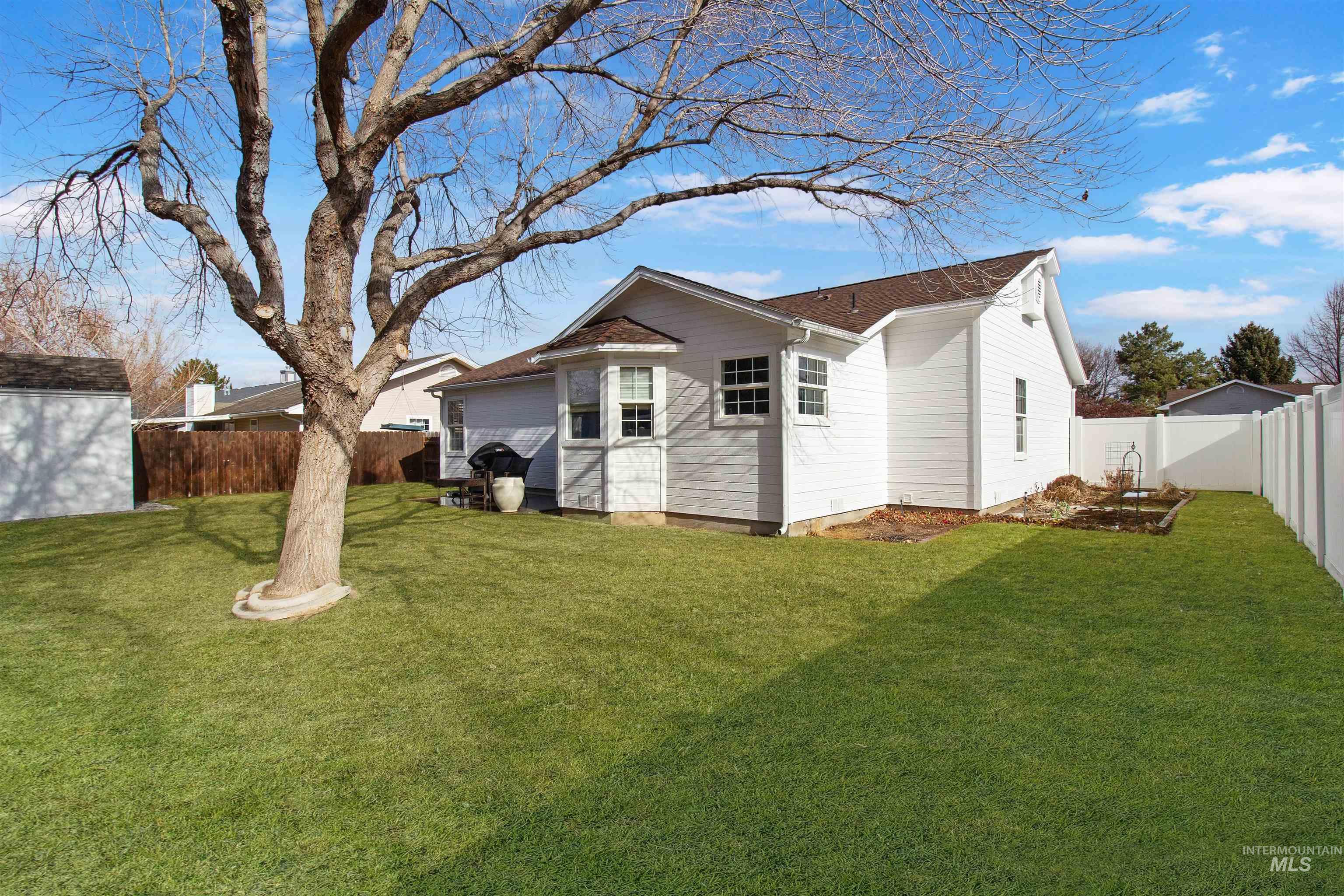 959 Cypress Way, Twin Falls, Idaho 83301-6777, 4 Bedrooms, 2 Bathrooms, Residential For Sale, Price $374,500, 98974420