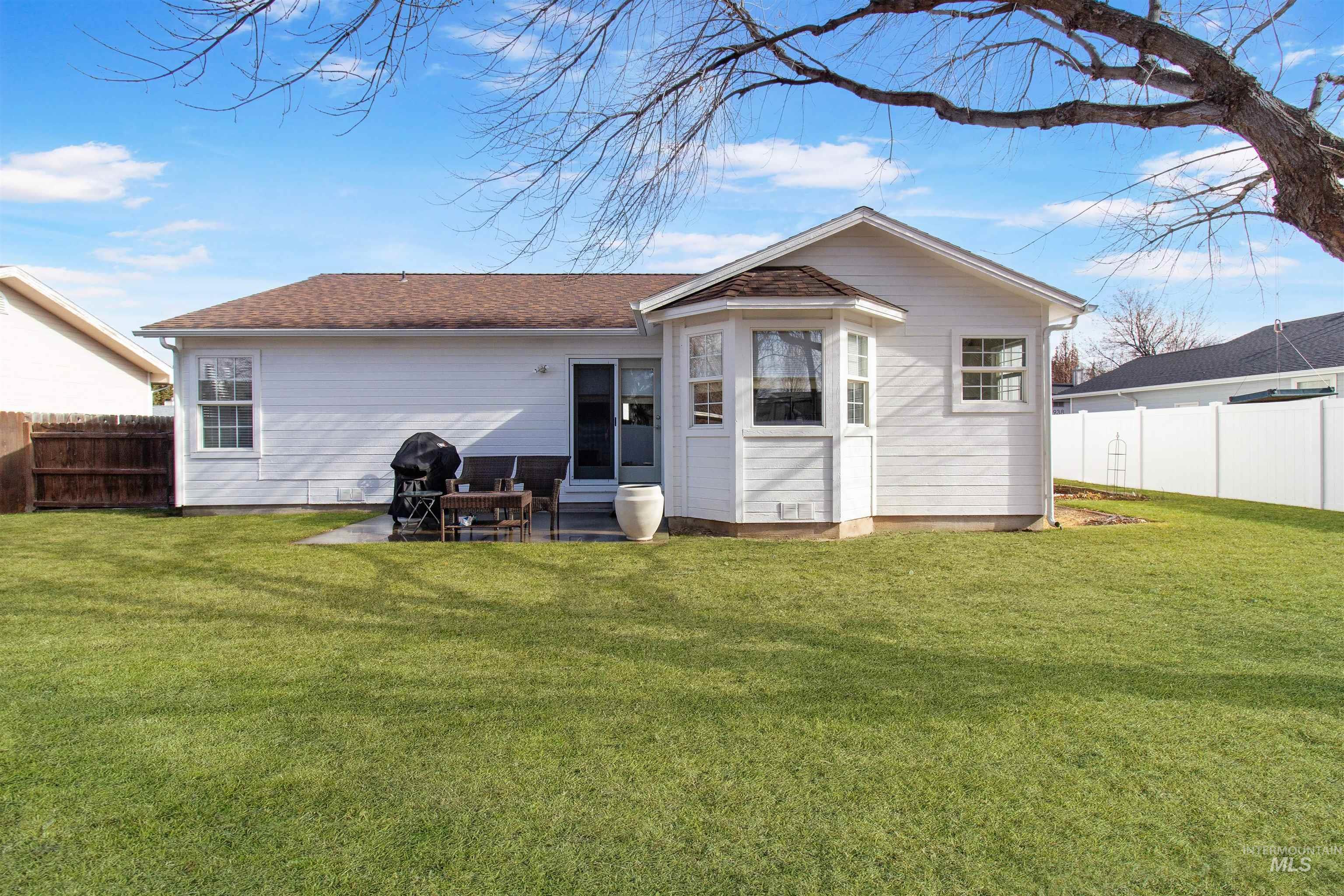 959 Cypress Way, Twin Falls, Idaho 83301-6777, 4 Bedrooms, 2 Bathrooms, Residential For Sale, Price $374,500, 98974420