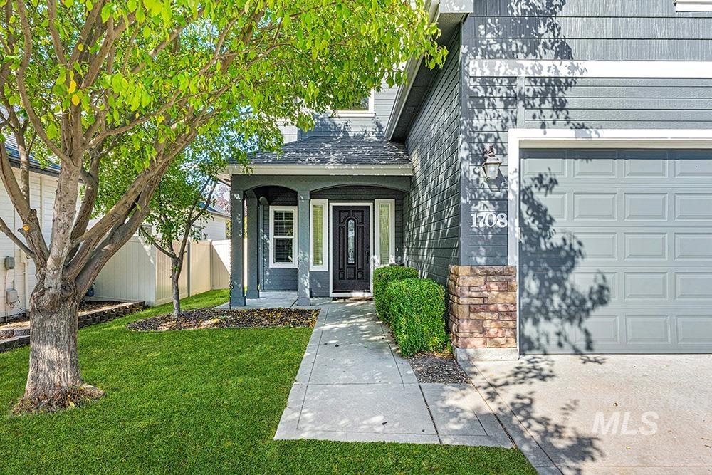 1708 E Sagemoor Dr, Meridian, Idaho 83642, 4 Bedrooms, 2.5 Bathrooms, Residential For Sale, Price $485,000,MLS 98974428