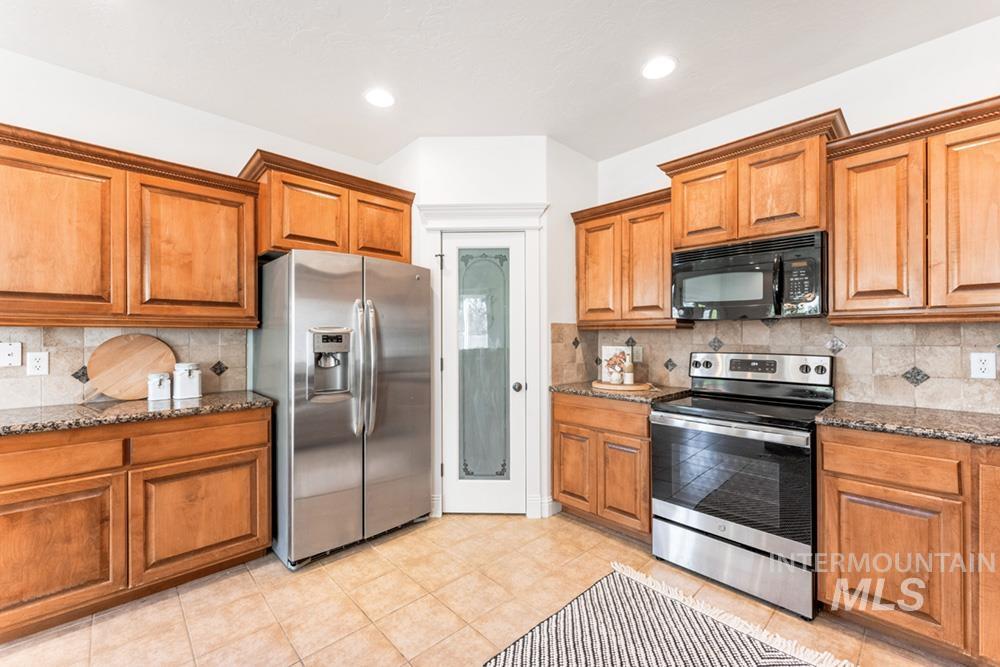 1708 E Sagemoor Dr, Meridian, Idaho 83642, 4 Bedrooms, 2.5 Bathrooms, Residential For Sale, Price $485,000,MLS 98974428