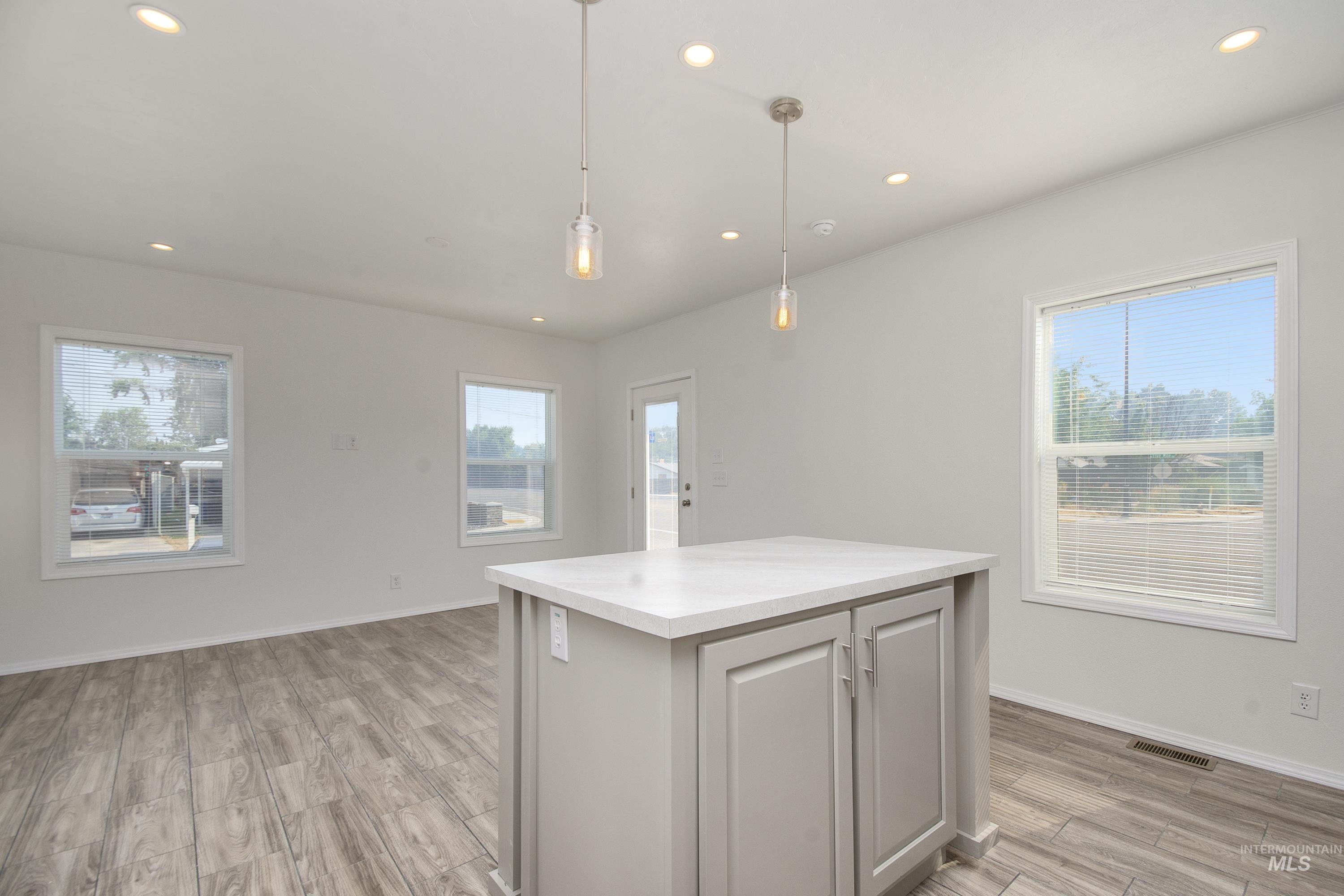 10701 W Ardyce Ln, #29, Boise, Idaho 83713, 2 Bedrooms, 2 Bathrooms, Residential For Sale, Price $115,000,MLS 98974431