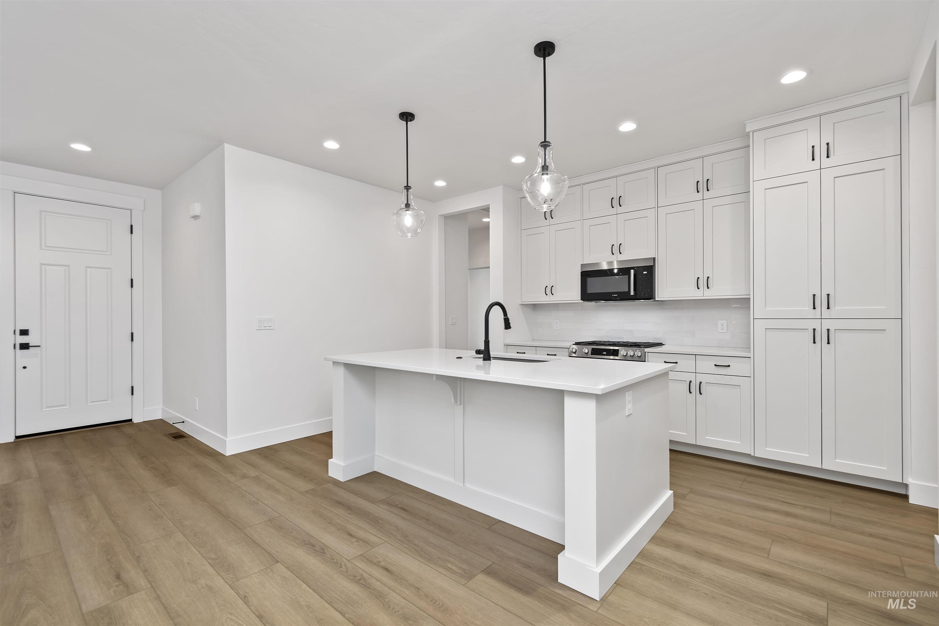 11186 S Corballis Ln., Kuna, Idaho 83634, 3 Bedrooms, 2 Bathrooms, Residential For Sale, Price $484,880,MLS 98974433