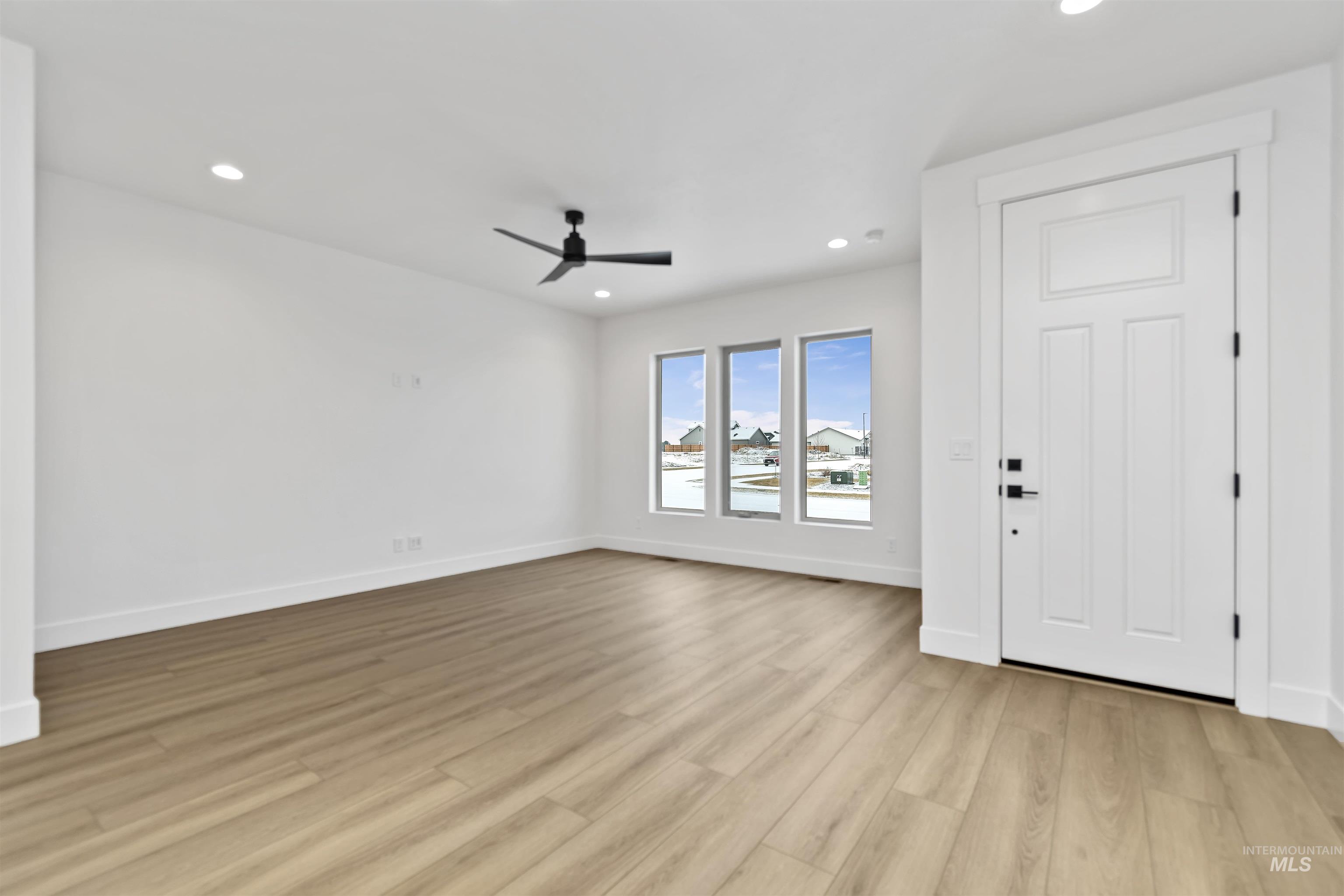 11186 S Corballis Ln., Kuna, Idaho 83634, 3 Bedrooms, 2 Bathrooms, Residential For Sale, Price $484,880,MLS 98974433