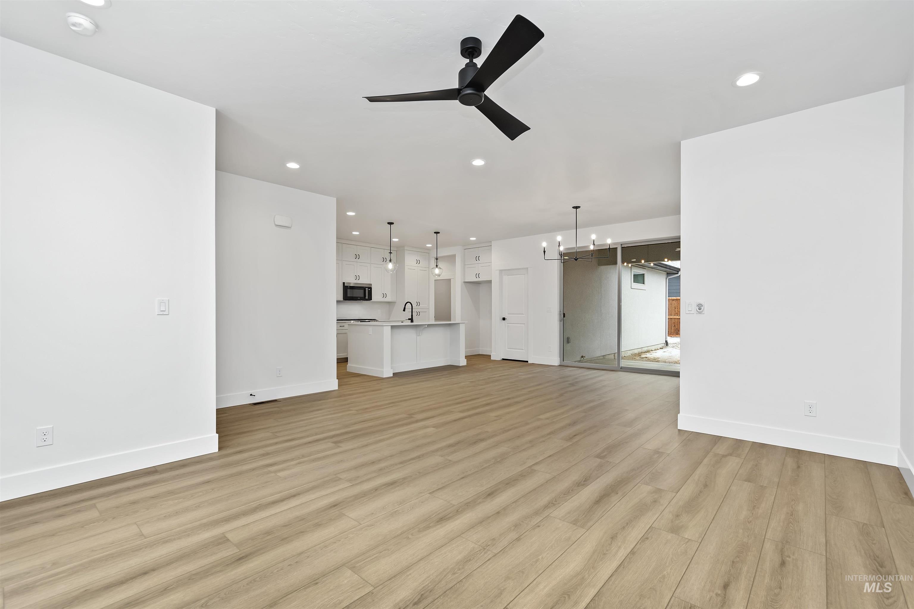 11186 S Corballis Ln., Kuna, Idaho 83634, 3 Bedrooms, 2 Bathrooms, Residential For Sale, Price $484,880,MLS 98974433