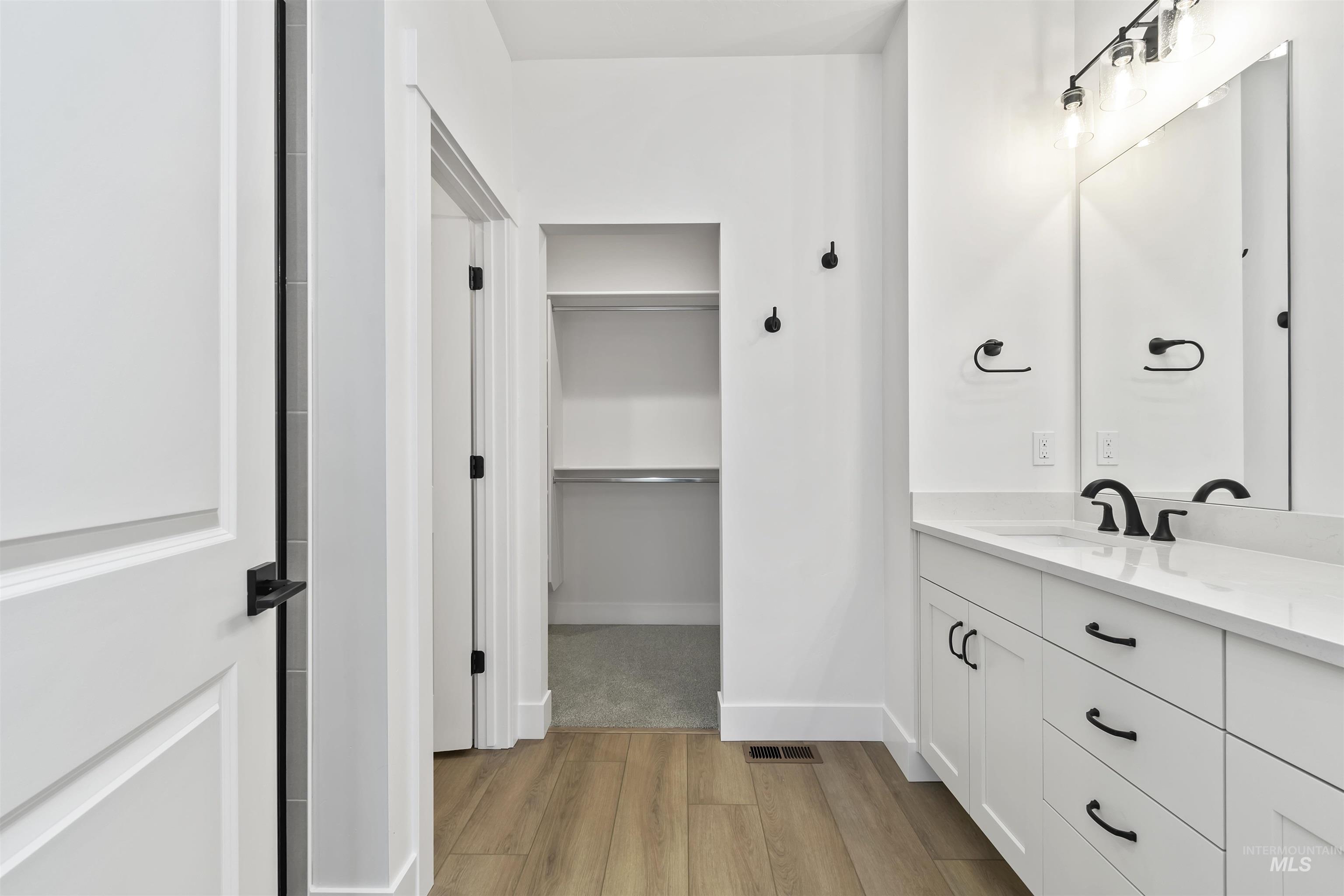 11186 S Corballis Ln., Kuna, Idaho 83634, 3 Bedrooms, 2 Bathrooms, Residential For Sale, Price $484,880,MLS 98974433